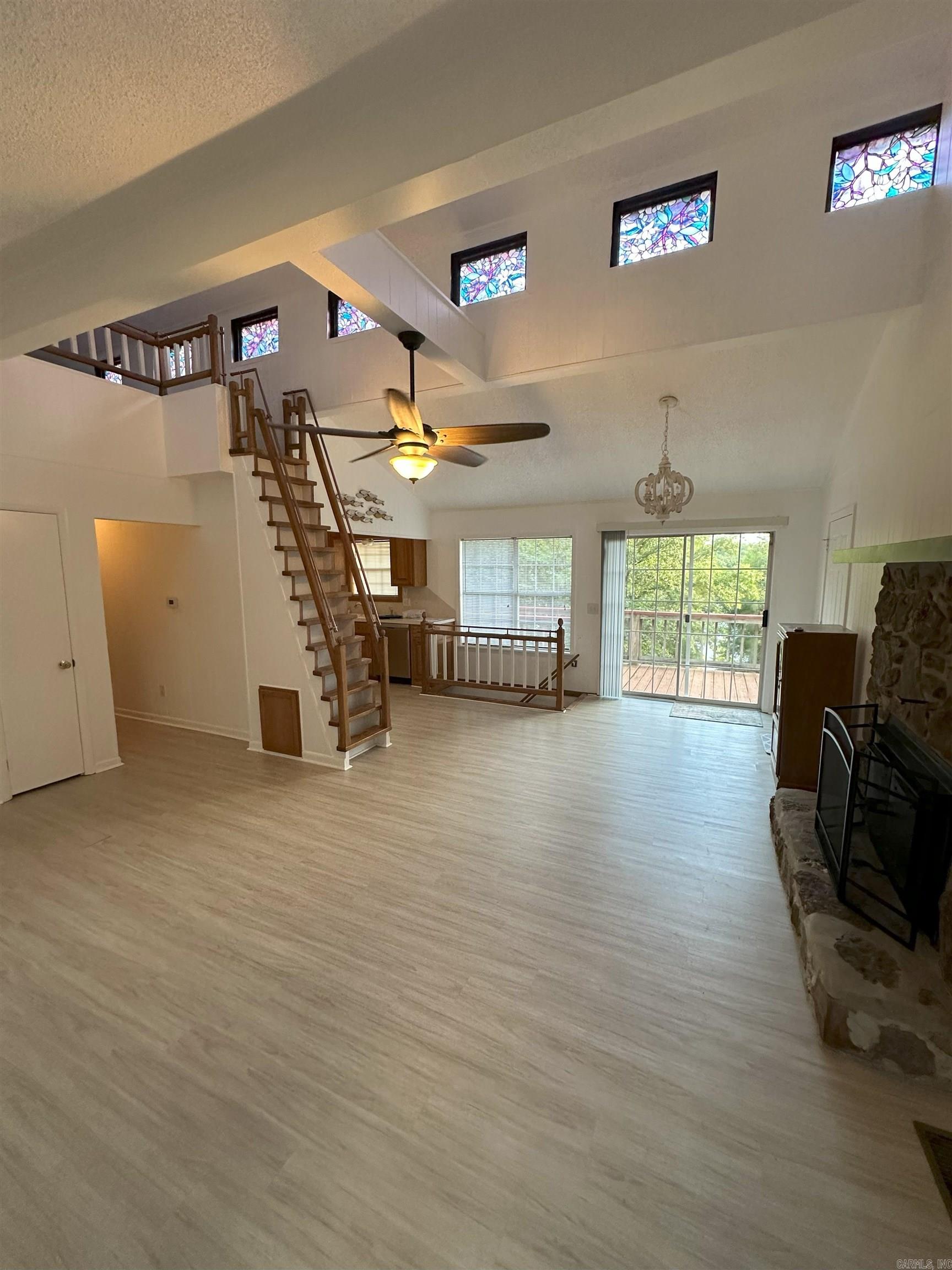 SKYPOINT ESTATES - LAKE - Residential