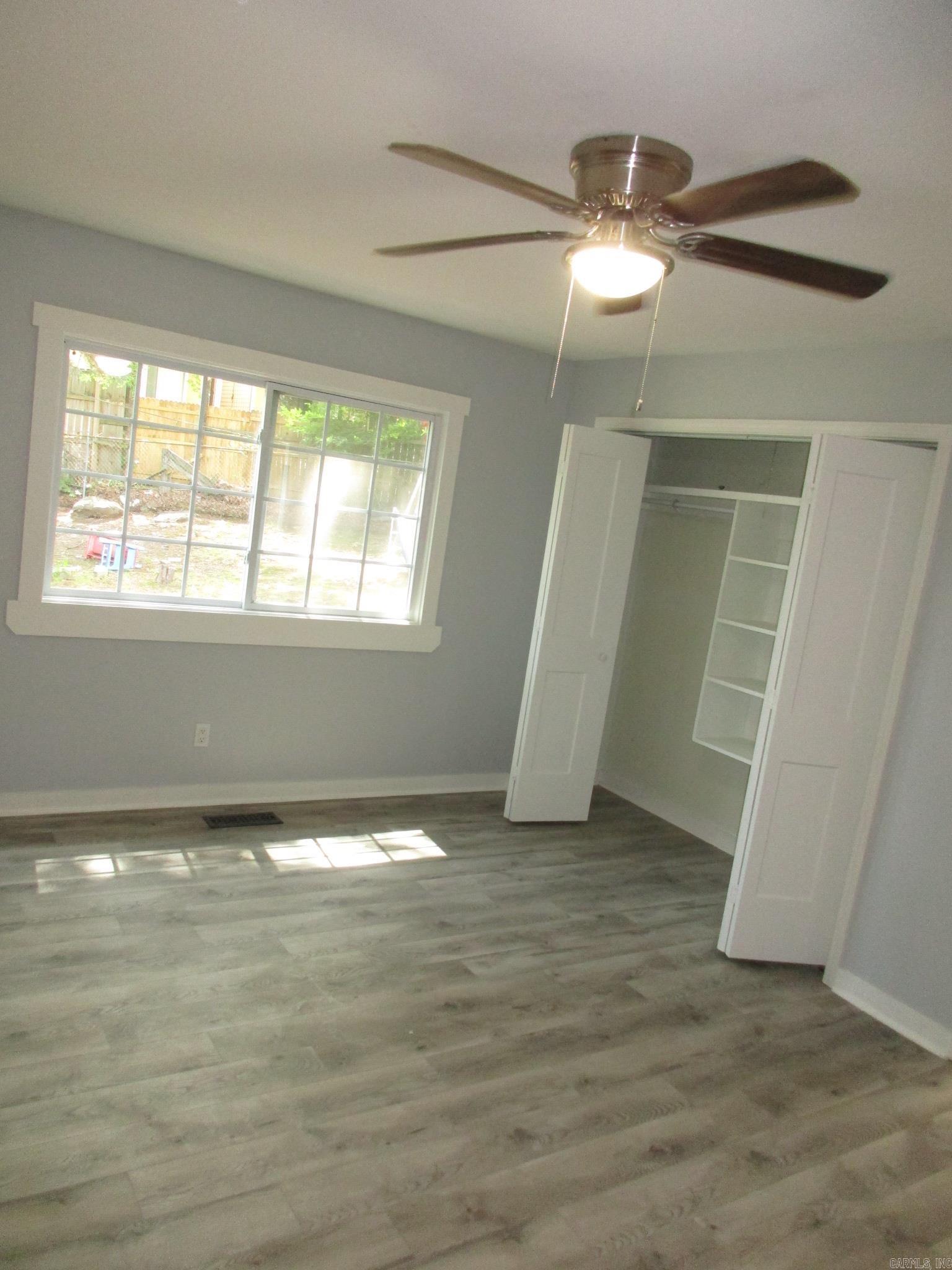 TWIN LAKES - Residential