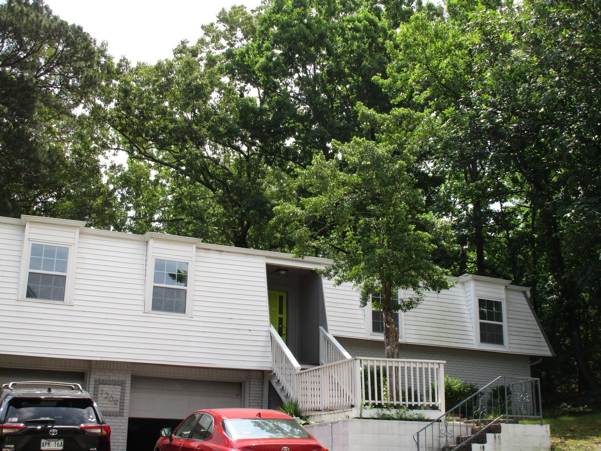 TWIN LAKES - Residential