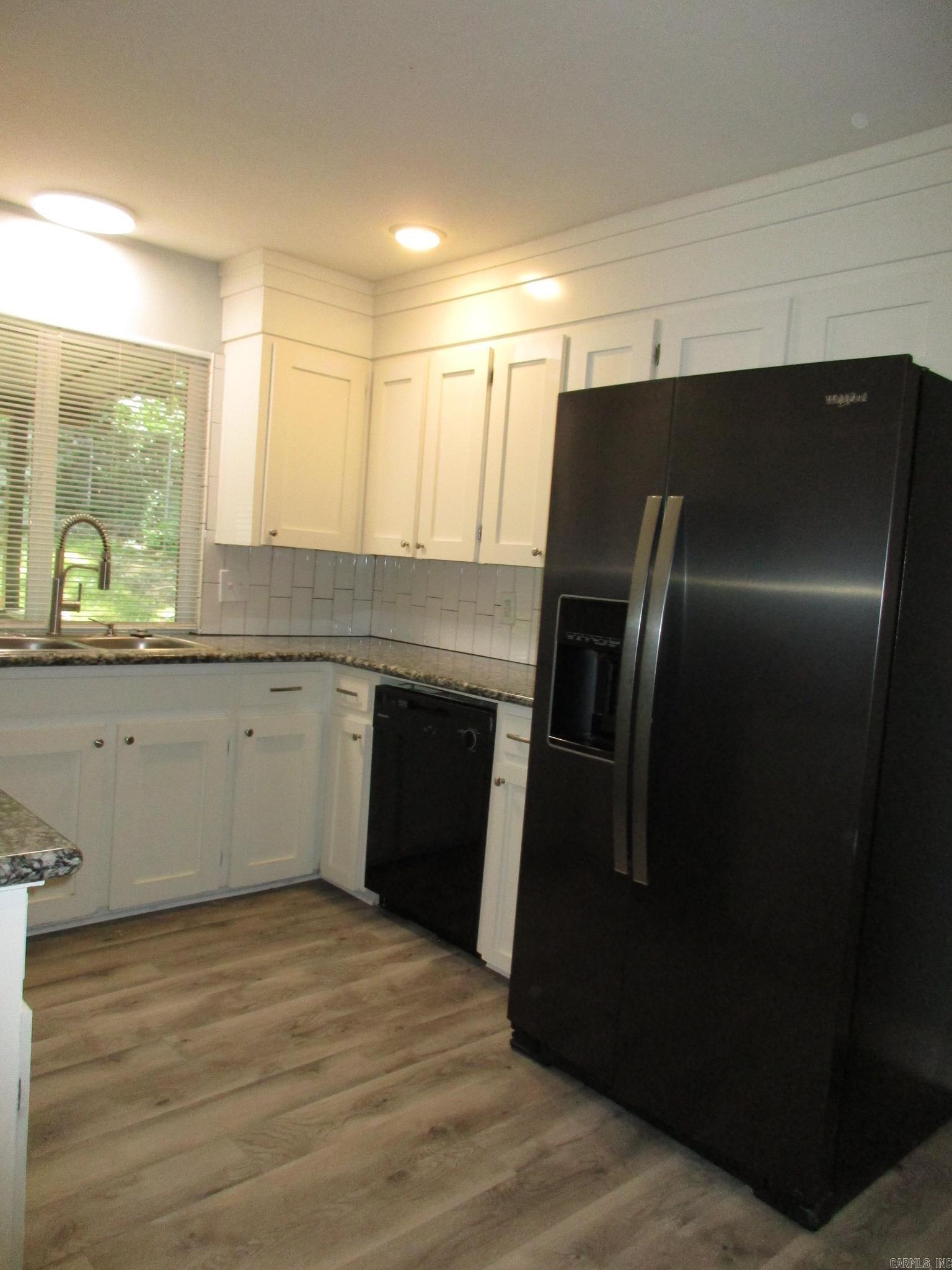 TWIN LAKES - Residential