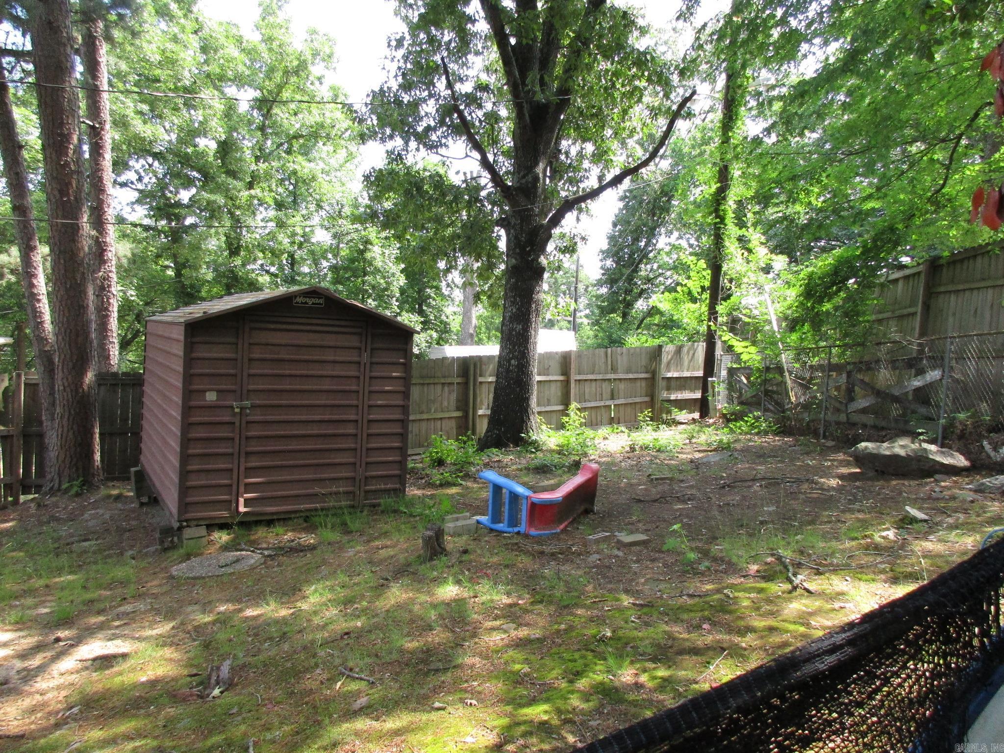 TWIN LAKES - Residential