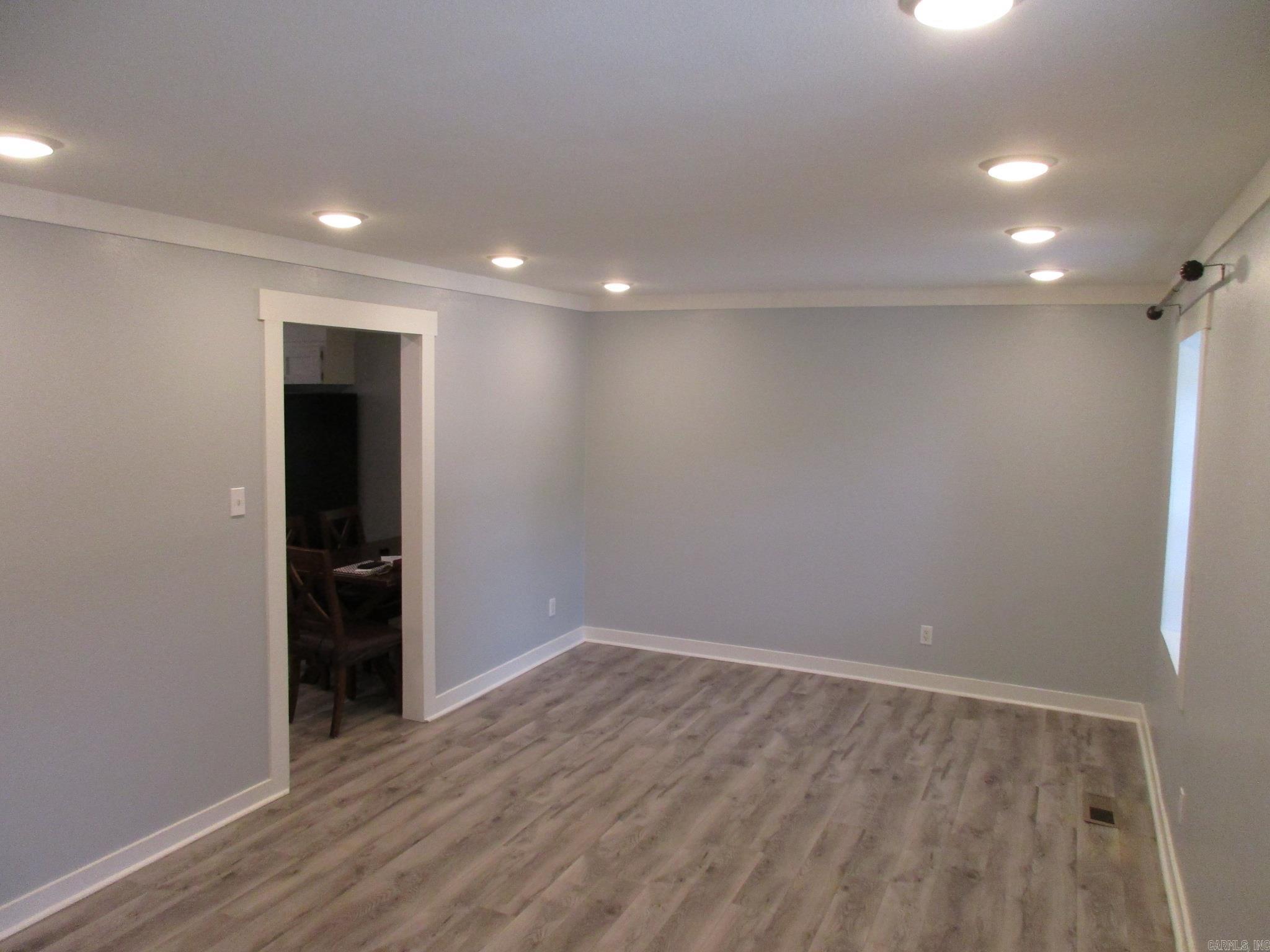TWIN LAKES - Residential