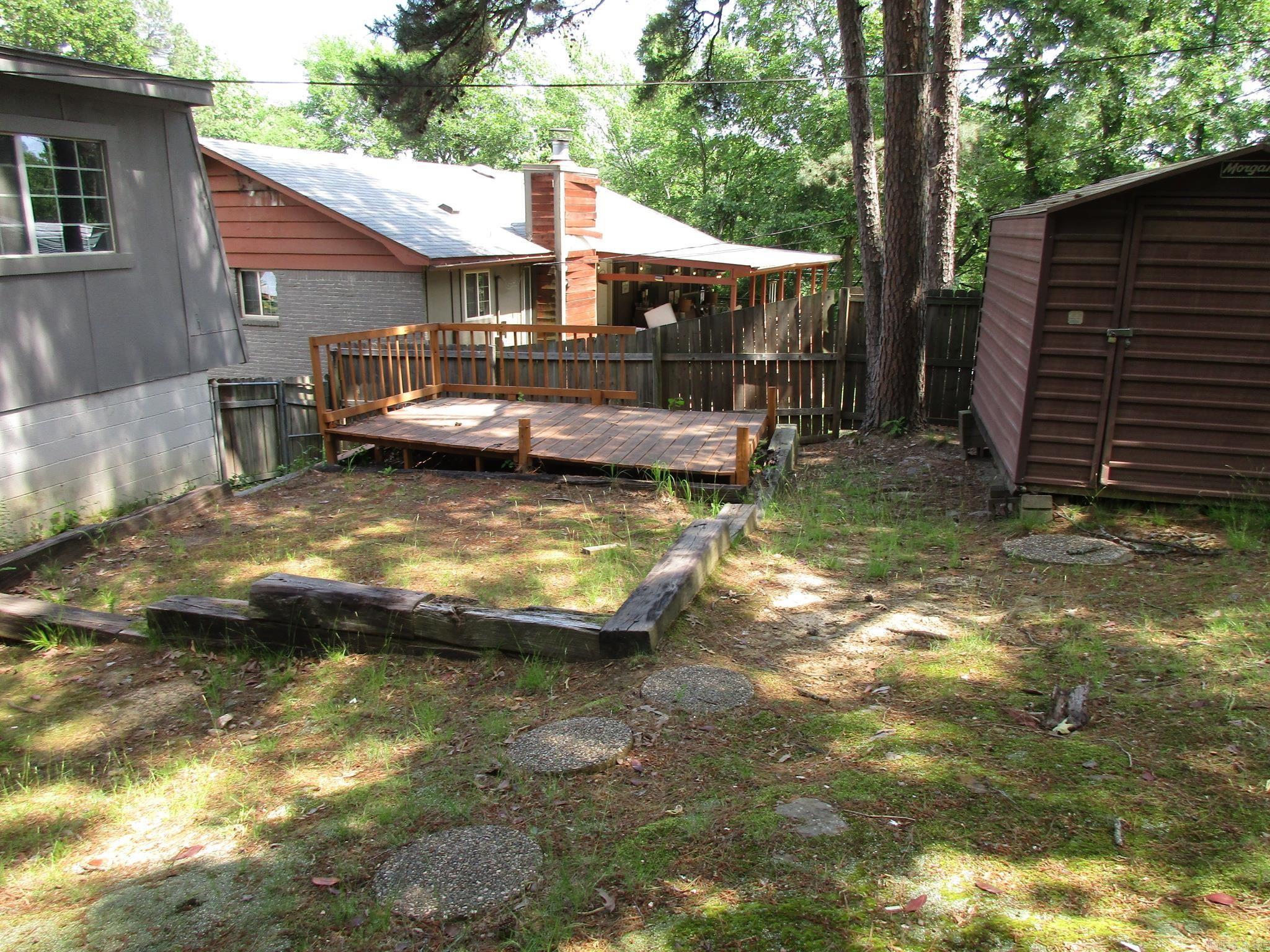 TWIN LAKES - Residential