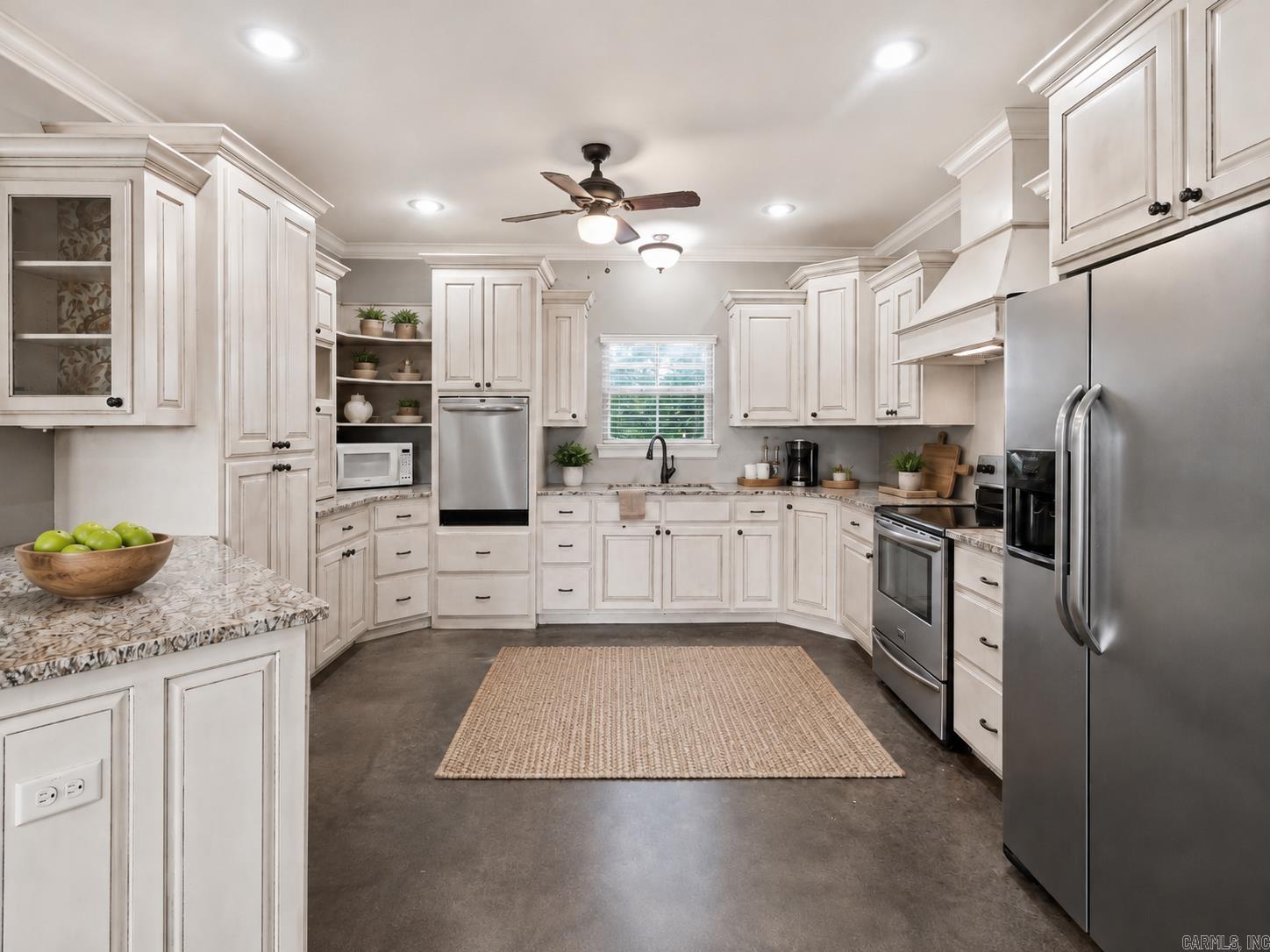 HUNTINGTON ESTATES - Residential