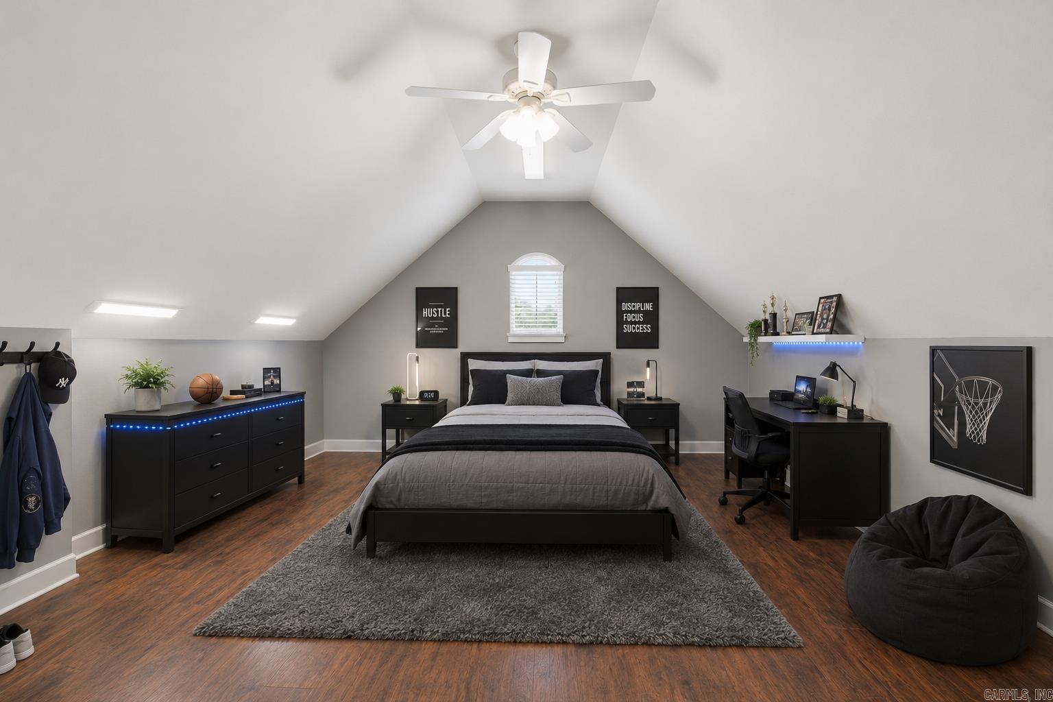 HUNTINGTON ESTATES - Residential