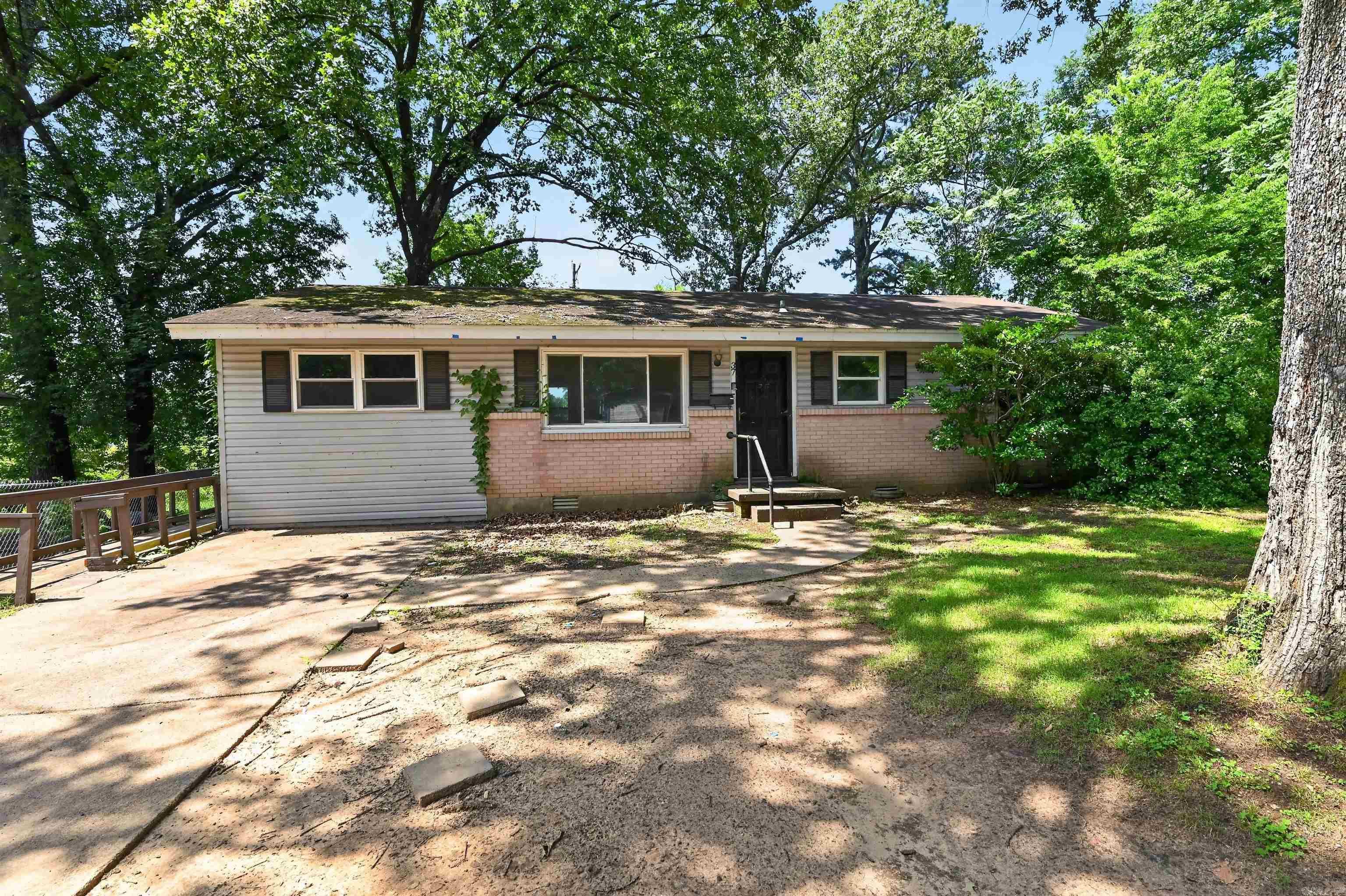 WAKEFIELD VILLAGE - Residential