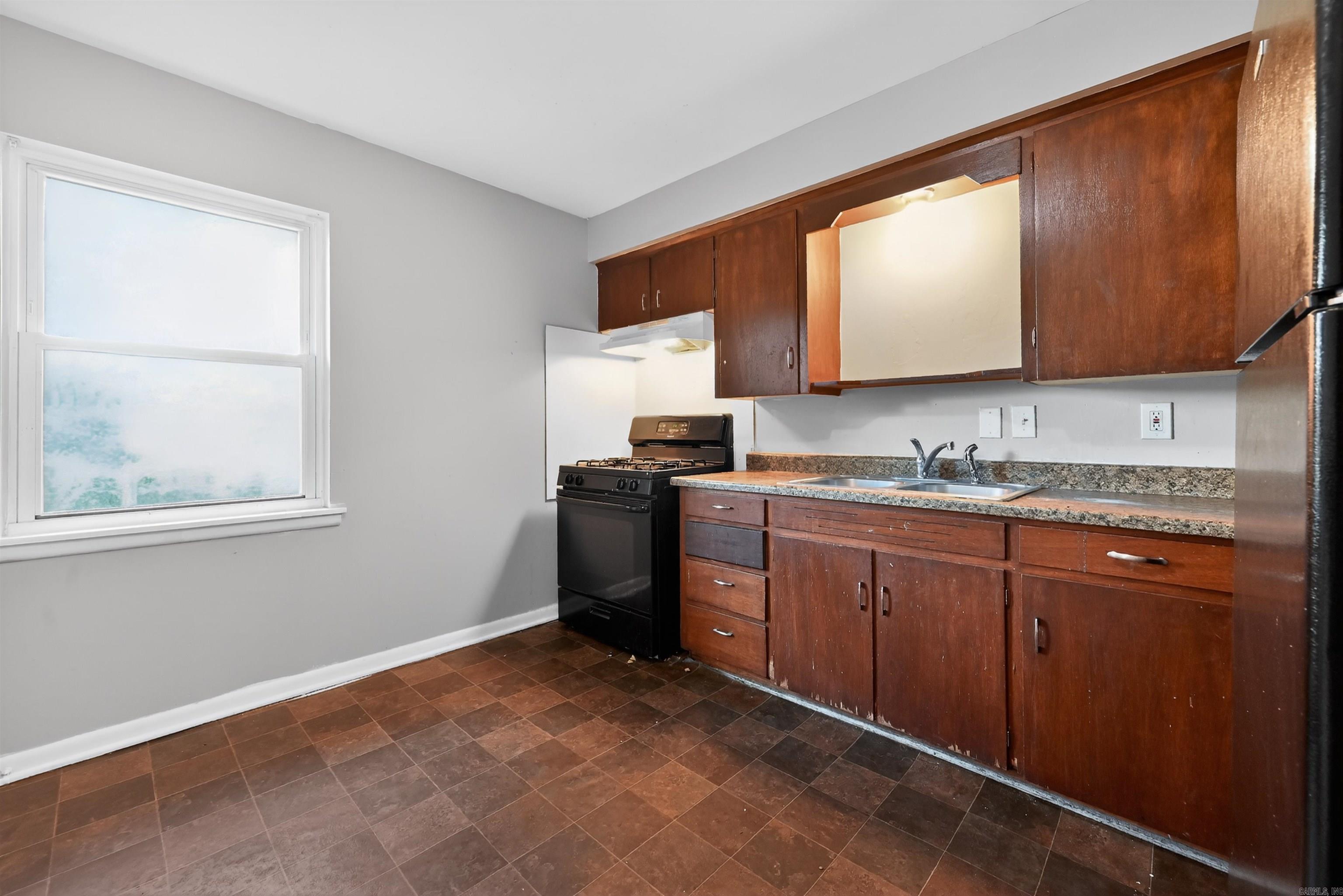 WAKEFIELD VILLAGE - Residential