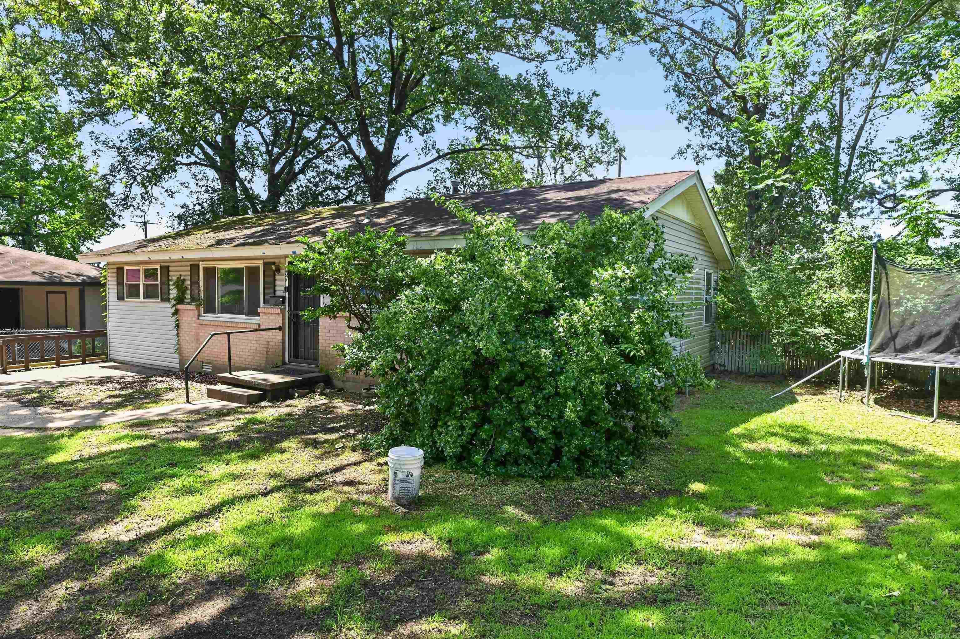 WAKEFIELD VILLAGE - Residential