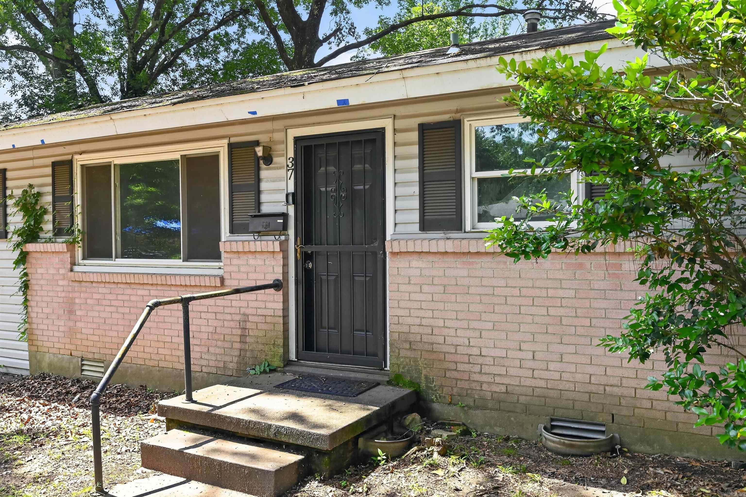 WAKEFIELD VILLAGE - Residential