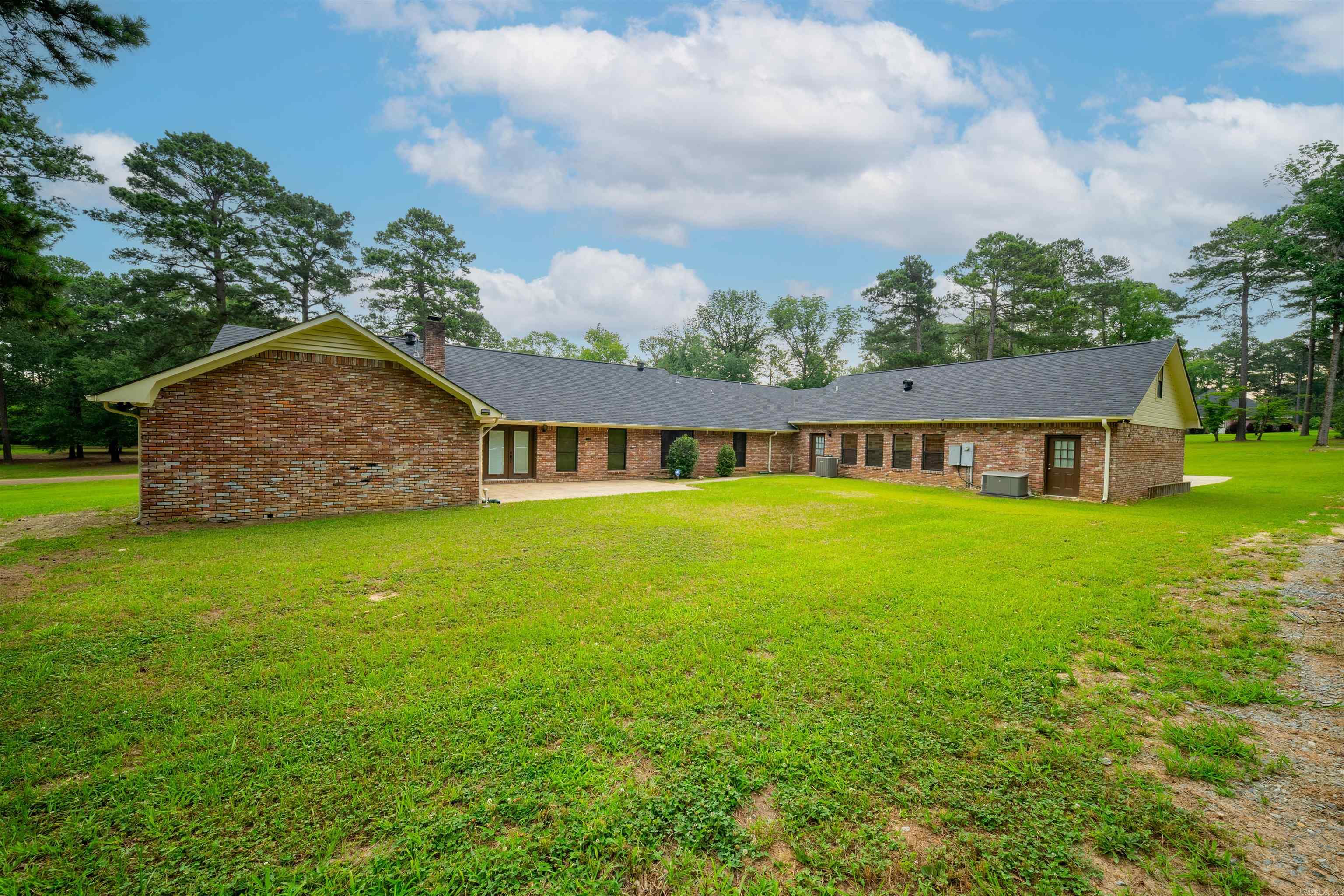 HOLLOW HILLS - Residential