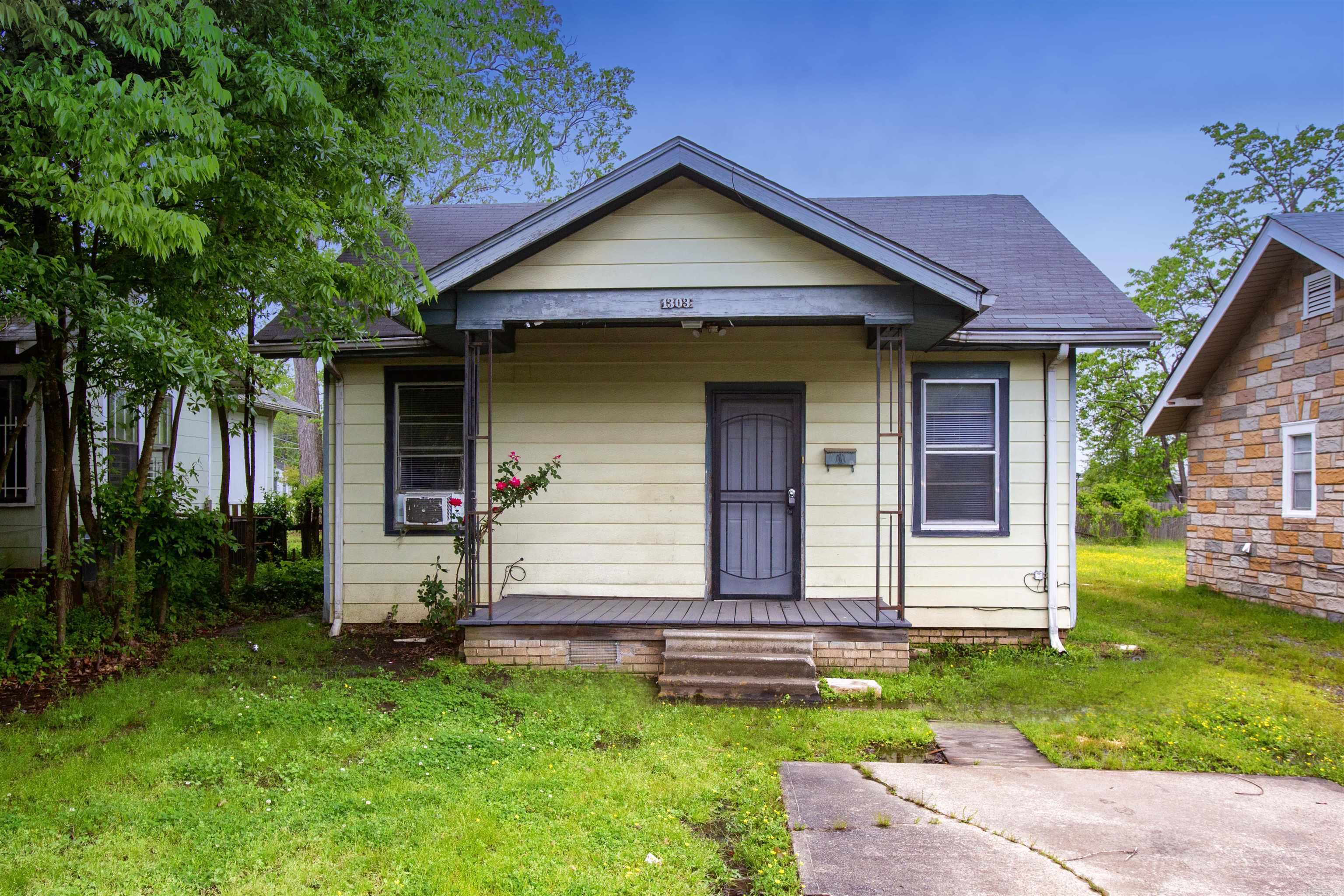 Cozy 2BD/1BA home in North Little Rock that is waiting for you to call home. Extra storage in laundry room. Partially fenced yard. The lease for this property is for 2 years with a 3% increase after the first year. Income has to be 3x the amount of rent. NO SECTION 8.   **ALL PROPERTIES MAY NOT BE MOVE-IN READY**