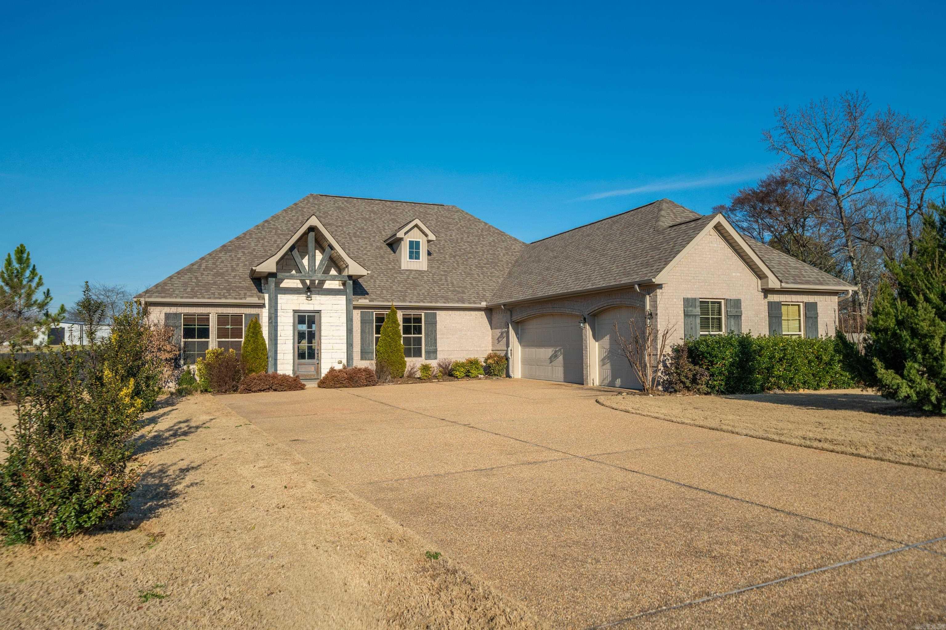 HIGHLY MOTIVATED SELLER!!! Situated on a peaceful cul-de-sac in the Glencairn Subdivision, this enchanting home boasts an open-concept layout and stunning architectural touches you'll adore. The heart of the house shines with a soaring vaulted ceiling, cozy gas log fireplace, custom built-ins, and gleaming hardwood floors. Culinary enthusiasts will delight in the gourmet kitchen, equipped with a gas cooktop, double ovens, ample cabinet space, and a convenient walk-in pantry. Retreat to the private primary suite and its luxurious spa-inspired bathroom. Generous secondary bedrooms, a shaded rear patio, and a secure fenced yard complete the picture. Plus, enjoy the convenience of a three-car garage. Your ideal forever home awaits!
