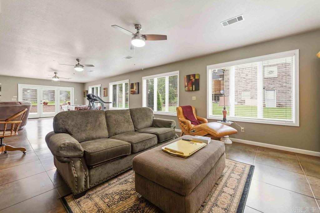 HUNTINGTON PLACE - Residential
