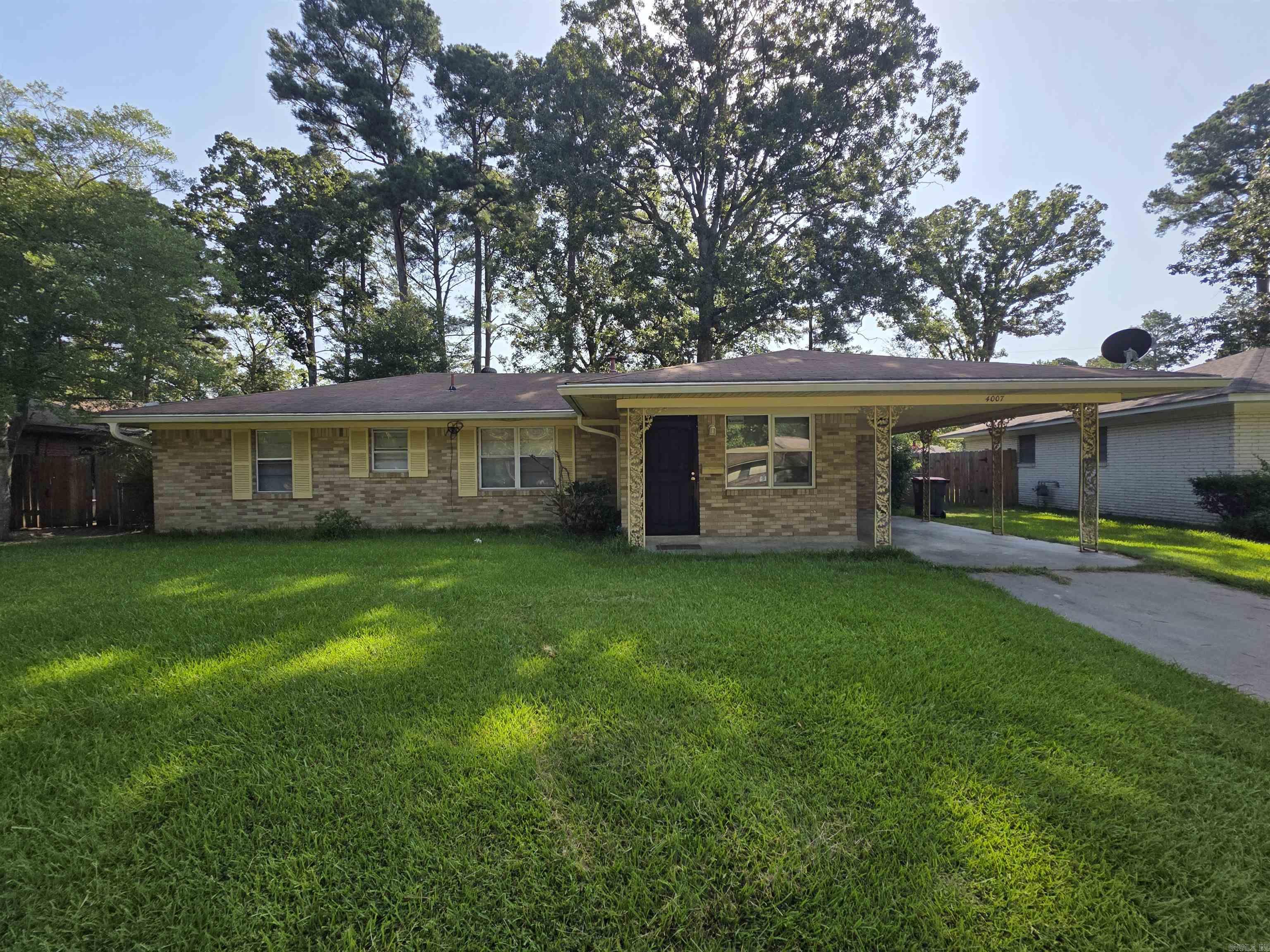 Take a look at this great opportunity to be a home owner! This property has been remodeled inside with new paint, flooring, stove, countertops, and more.  Perfect for yourself or as an investment property.  Reach out to me for a showing.