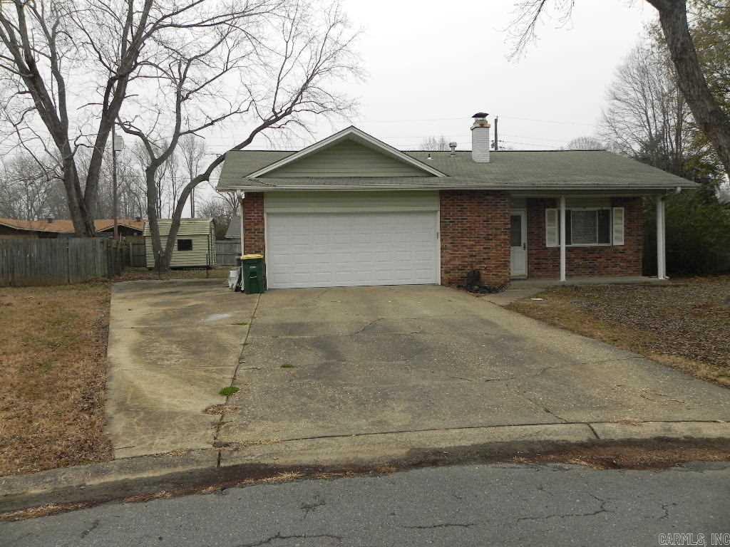 long time owner has updated this house in last 3 months,New CARPET INSIDE PAINT LIGHT FIXTURES TILR FLOORS IN BOTH BATHROOMS NEW TUB AND TILE IN HALL BATH .NEWER HEAT AND AIR VINLY SIDING EXTRA PARKING PAD ON SIDE OF GARAGE.PRIVATE LOT AT END OF CUL-DE-SAC WITH OUTSIDE STORAGE BUILDING.KITCHEN CABINETS REPLACED 5 YEARS AGO ALSO.NICE SIZE DEN WITH FIREPLACE OVERHEAD LIGHTING .MASTERBED ROOM HAS 2 CLOSETS .GREAT SIZE HOUSE THAT NEEDS VERY LITTLE WORK READY TO MOVE INTO NOW.