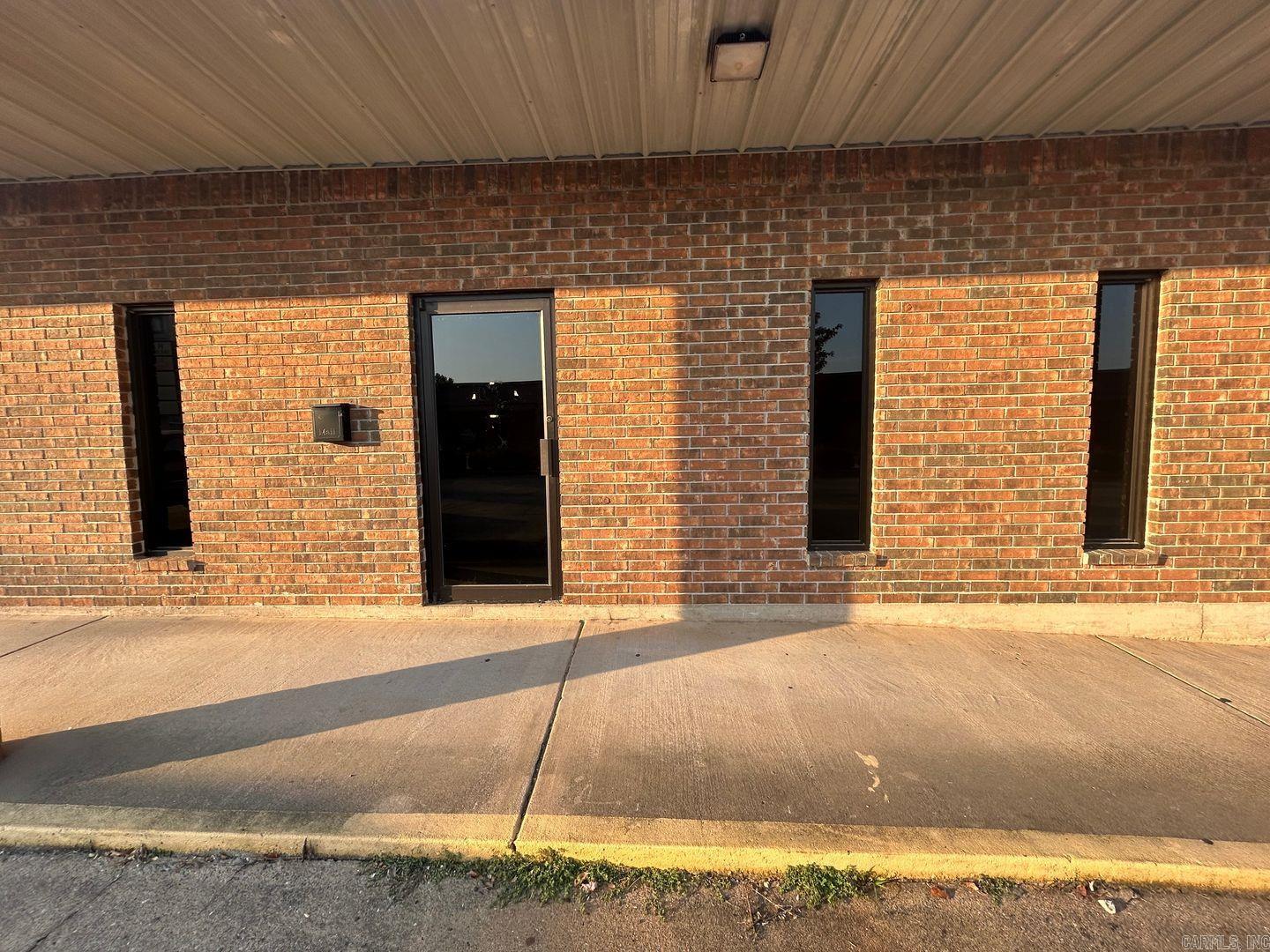 Stonewall - Commercial Lease
