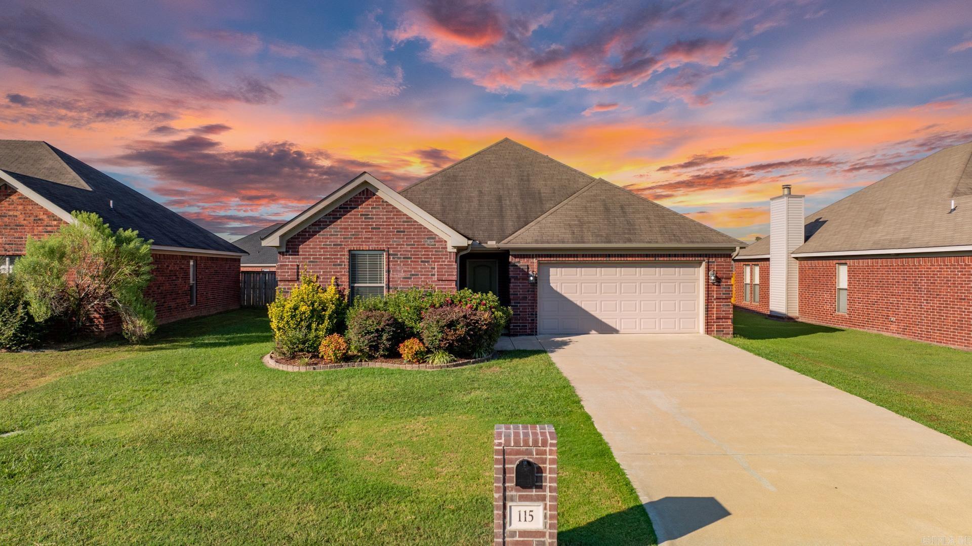 COUNTRY CLUB OF ARK THE - Residential