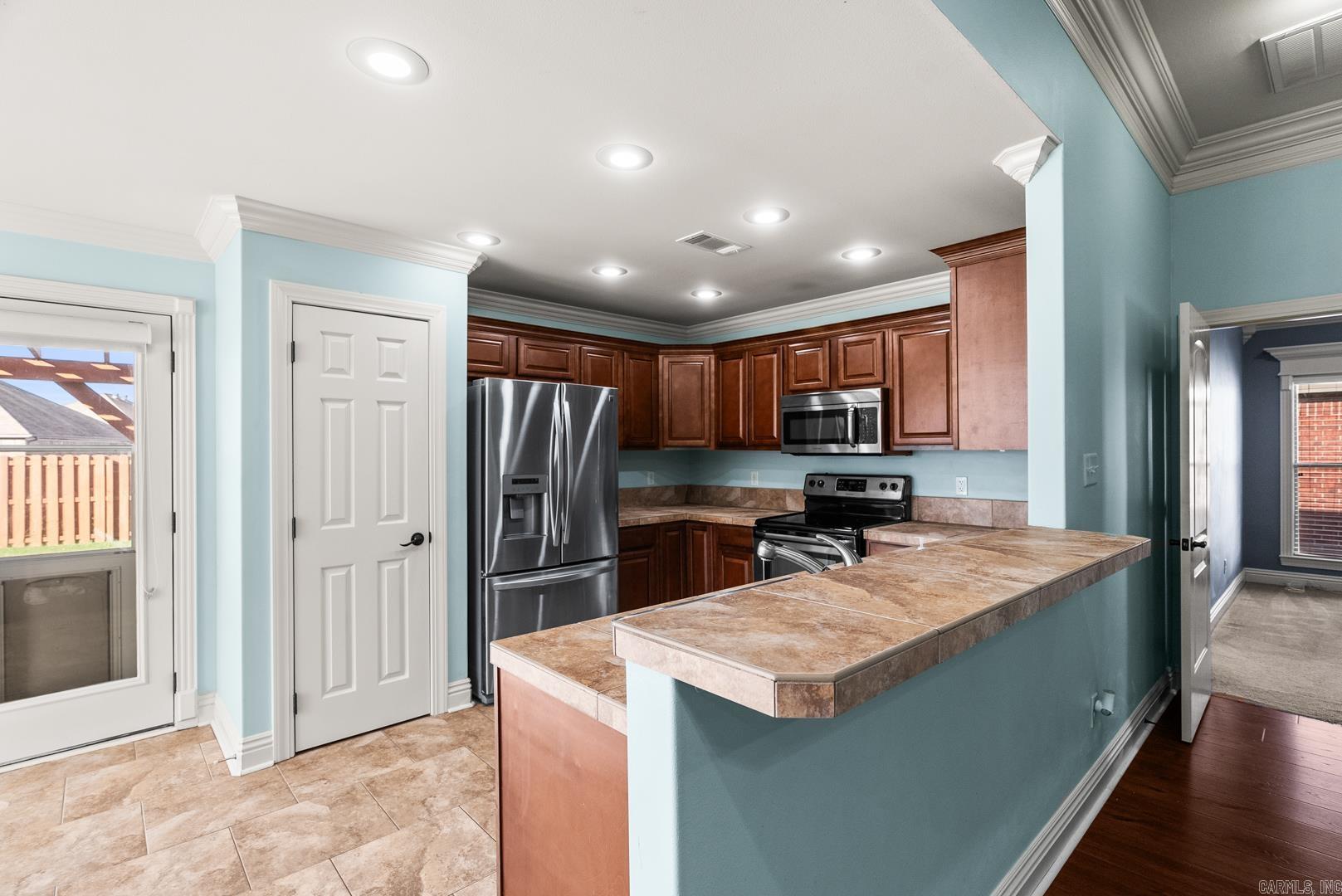 COUNTRY CLUB OF ARK THE - Residential