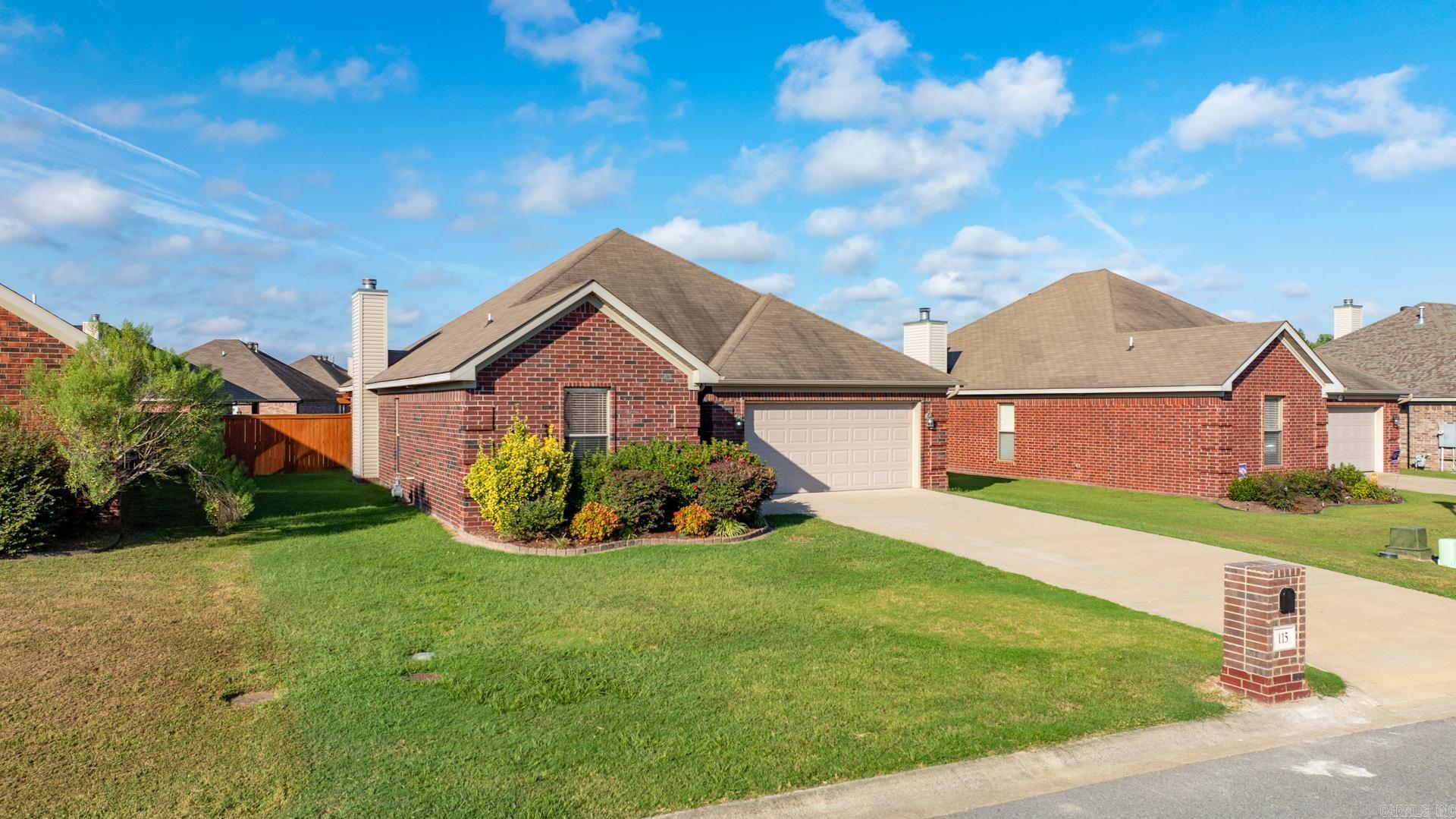 COUNTRY CLUB OF ARK THE - Residential