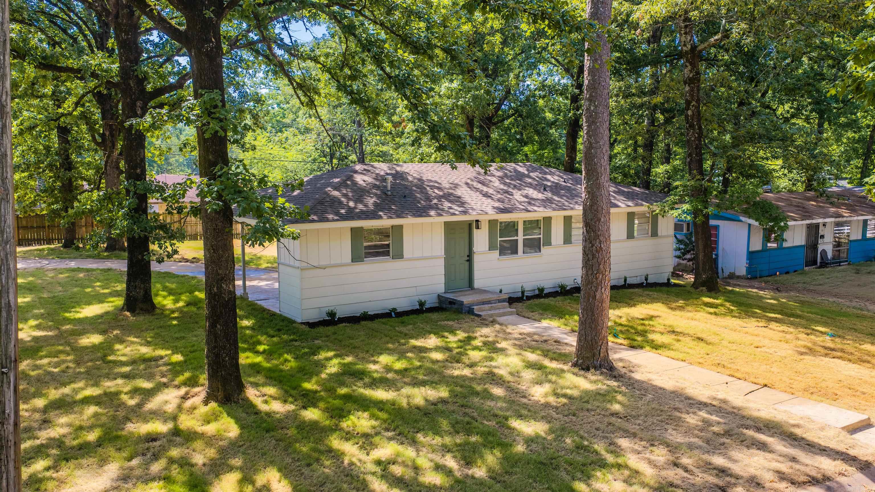 WAKEFIELD VILLAGE - Residential