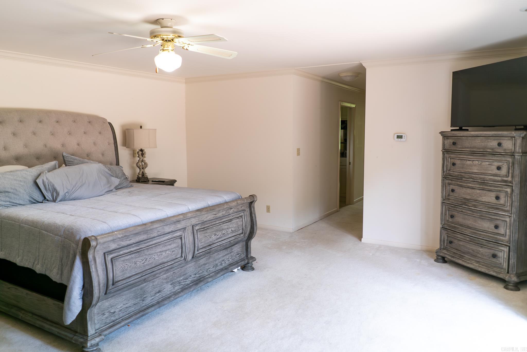 VIVIAN MANOR - Residential