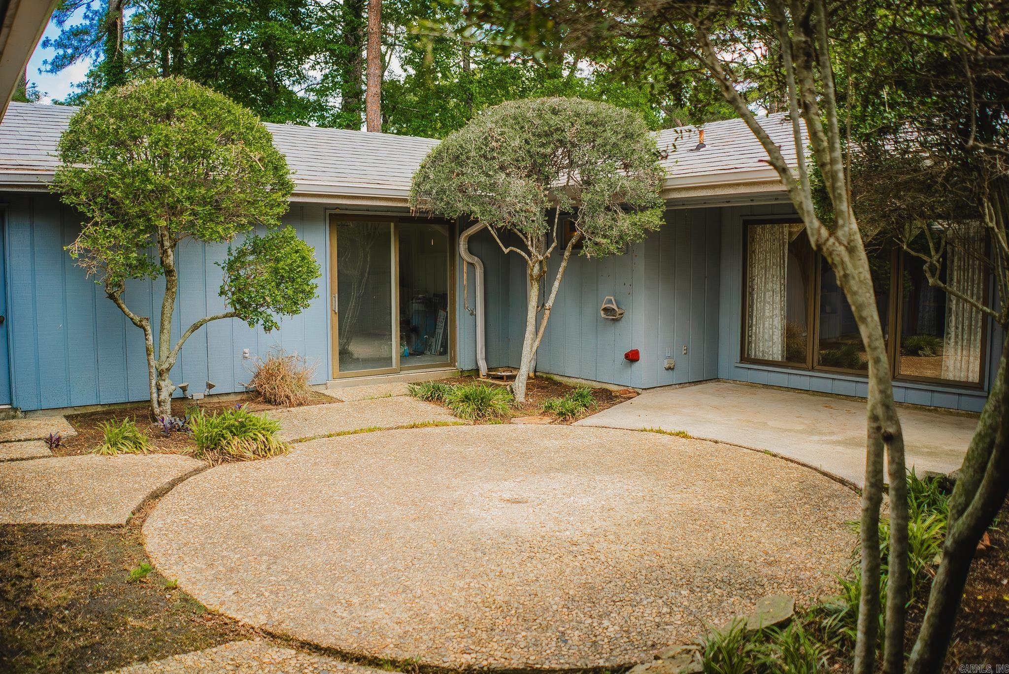 VIVIAN MANOR - Residential