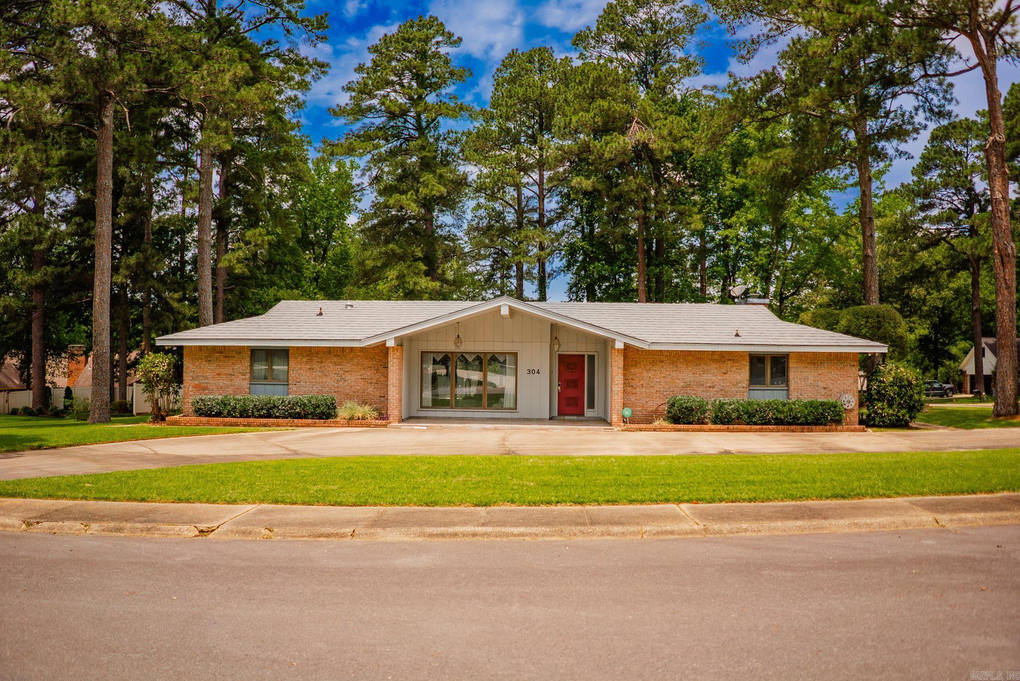 VIVIAN MANOR - Residential