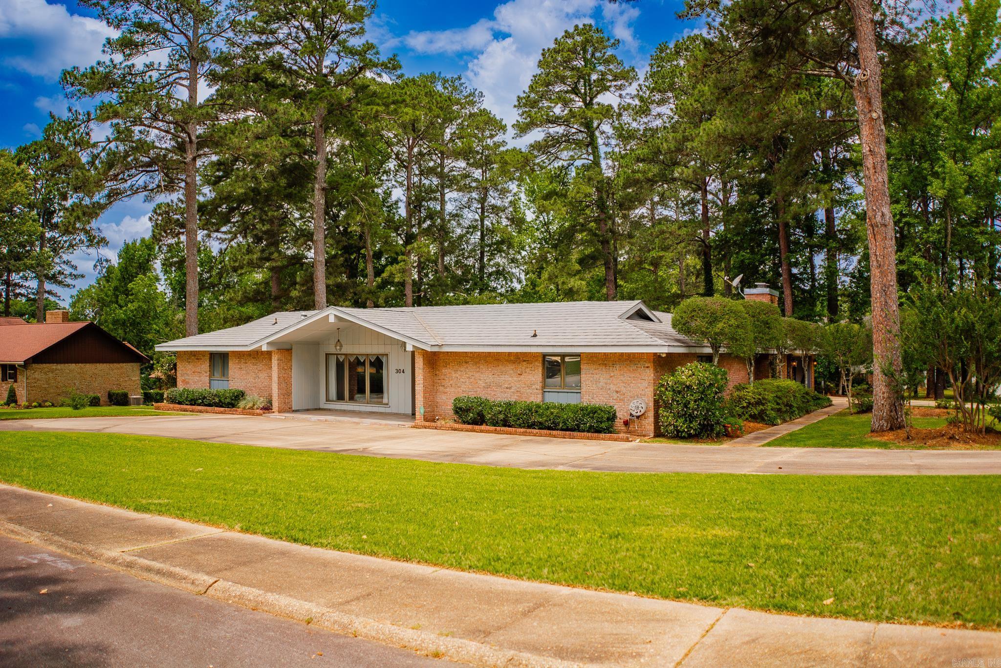 VIVIAN MANOR - Residential