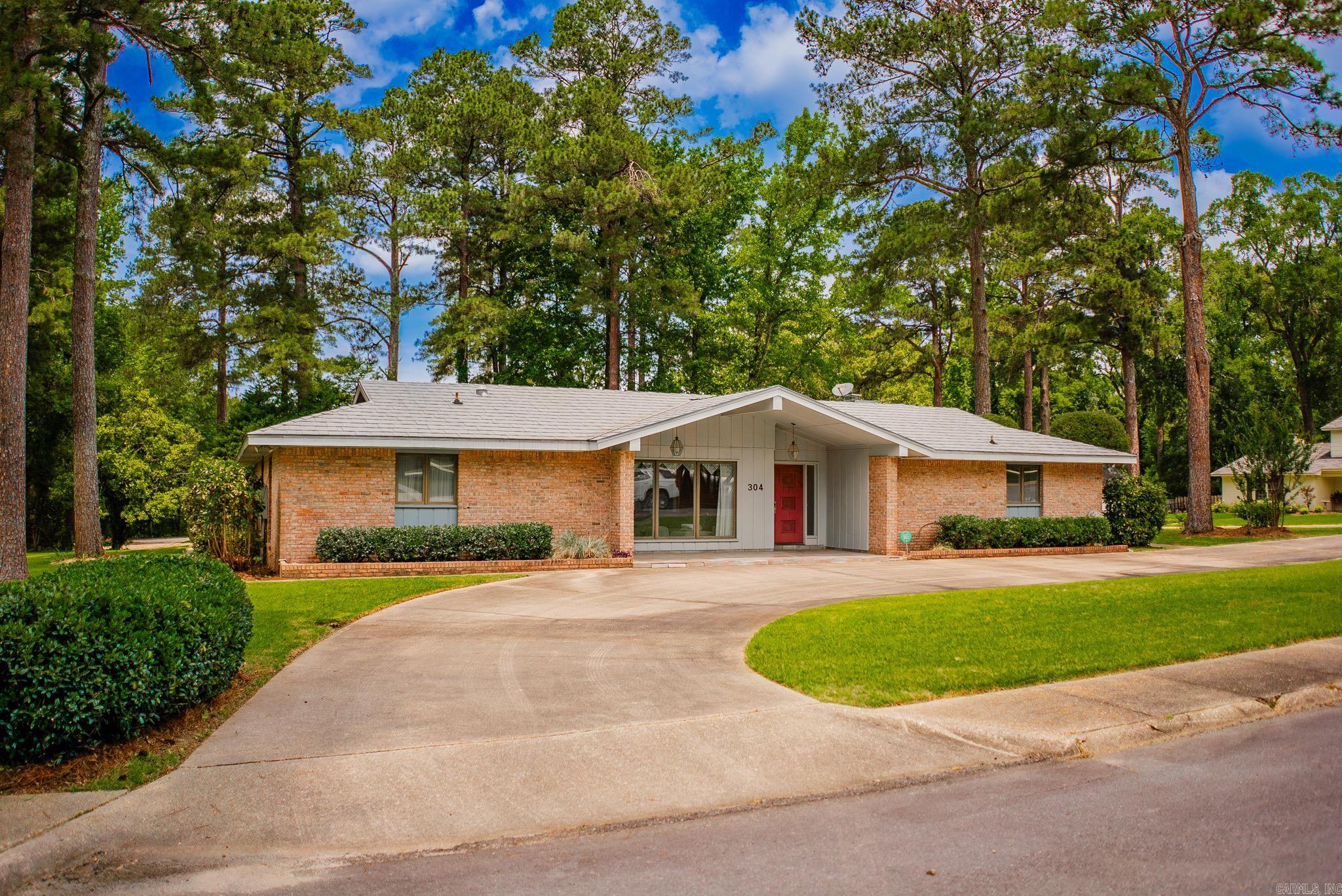 VIVIAN MANOR - Residential
