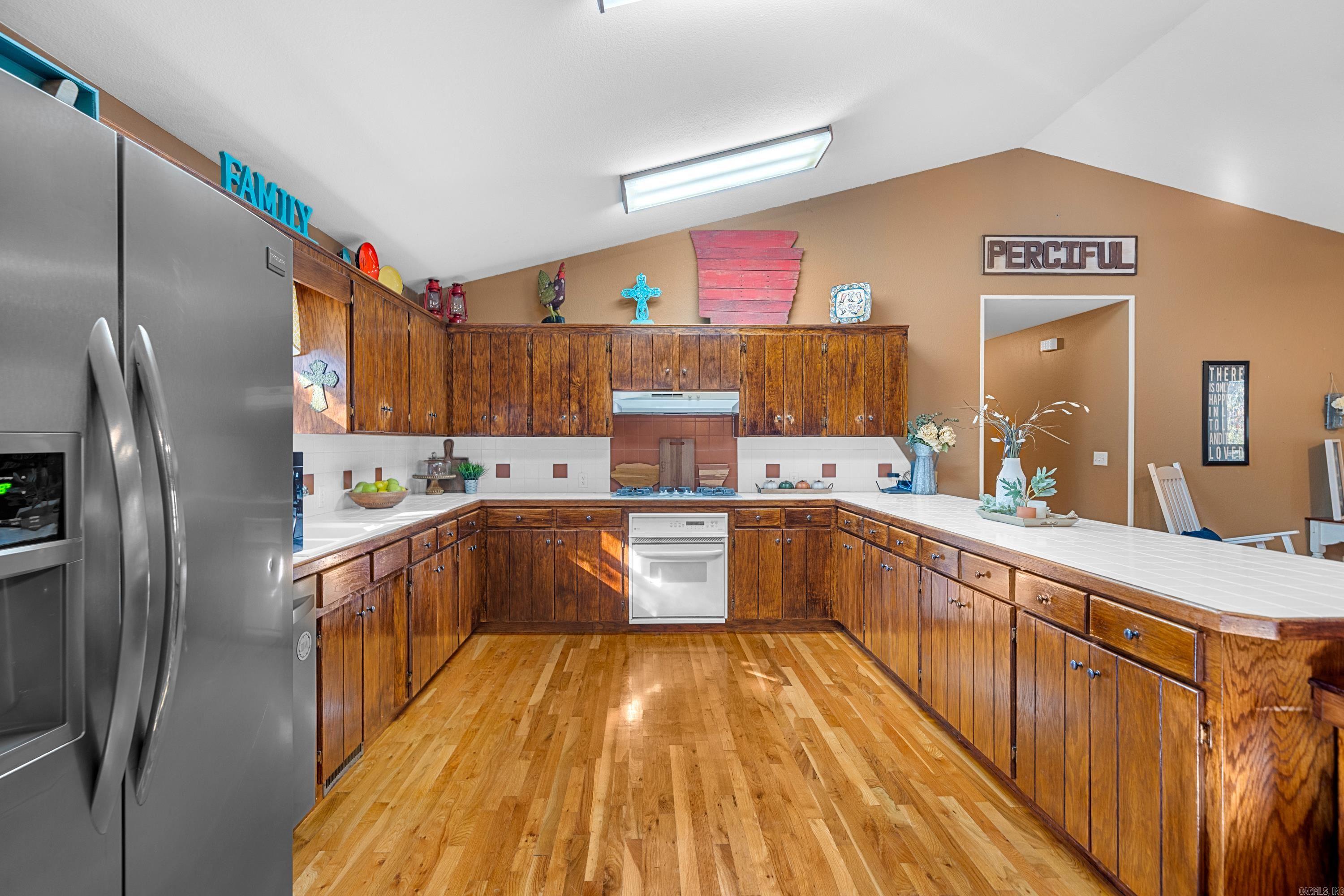 WOODLAND COVE - Residential