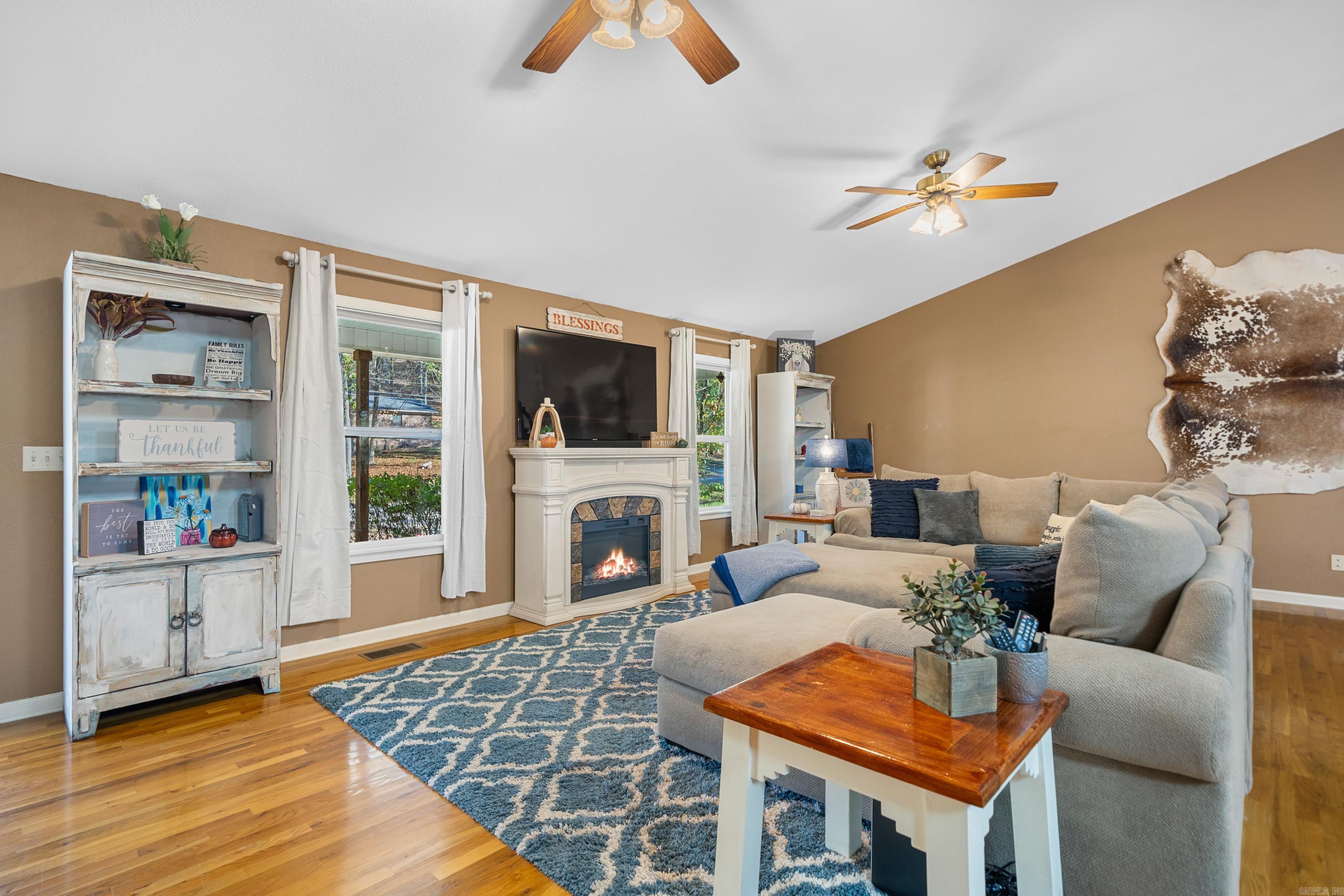 WOODLAND COVE - Residential