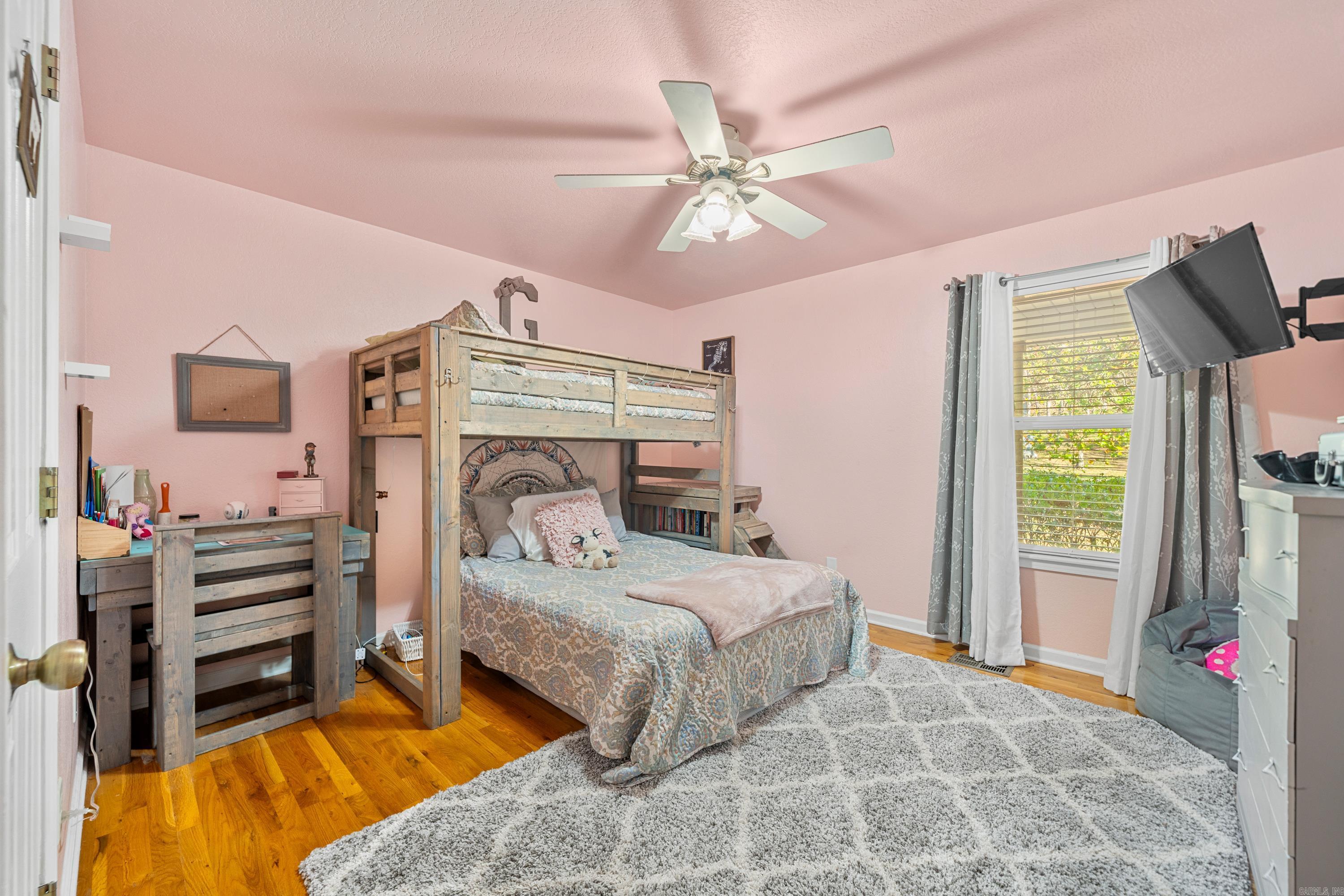 WOODLAND COVE - Residential