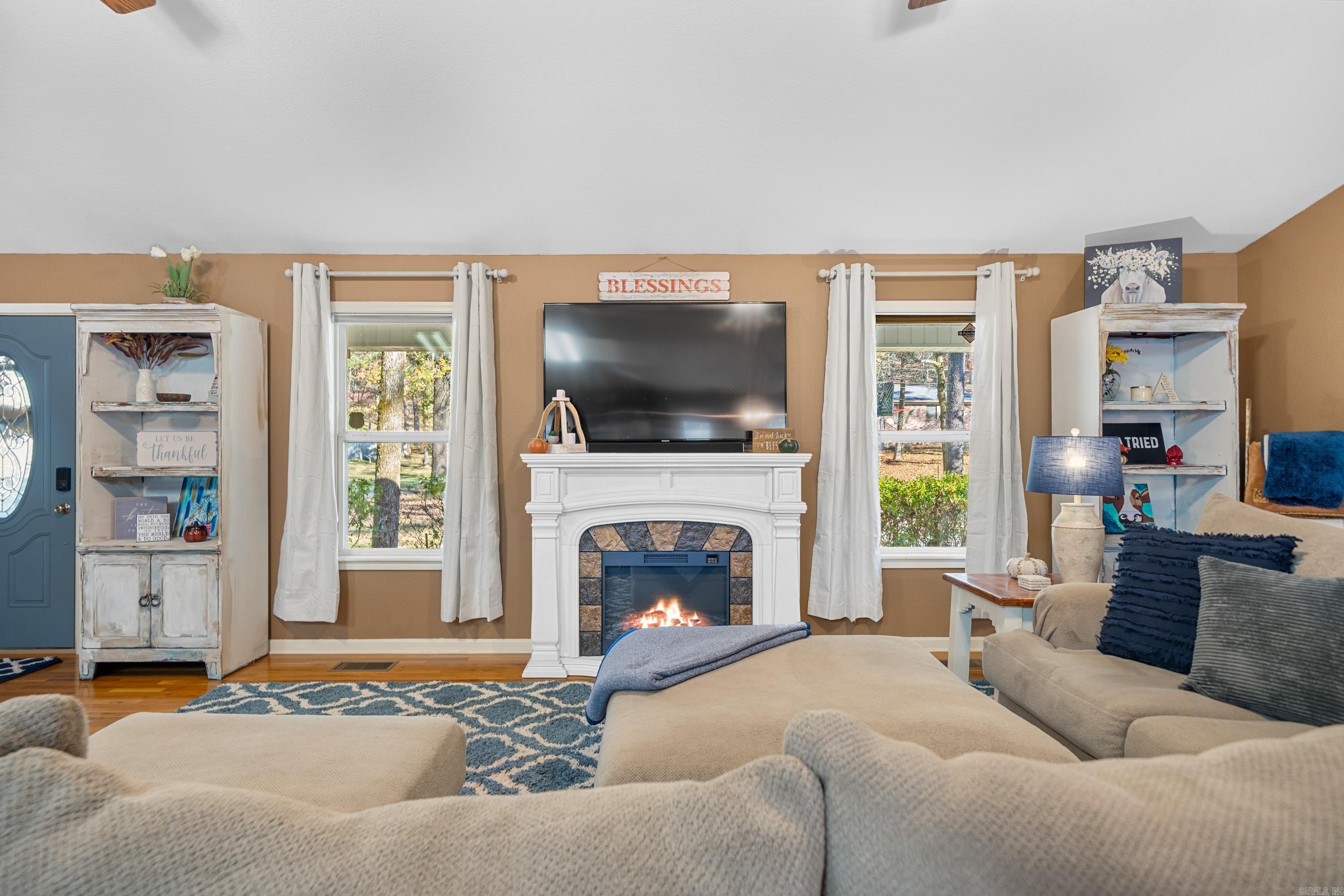 WOODLAND COVE - Residential