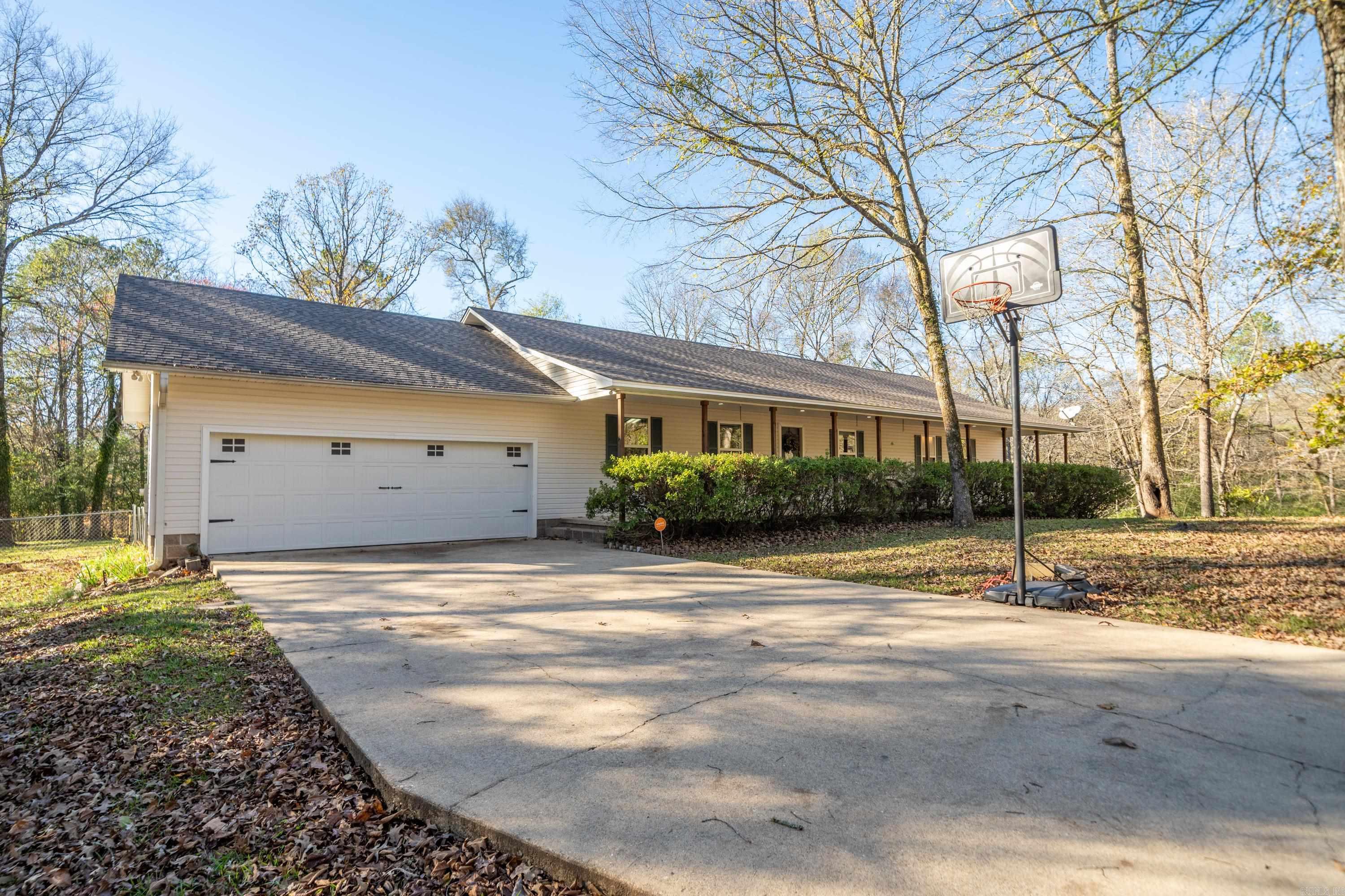 WOODLAND COVE - Residential