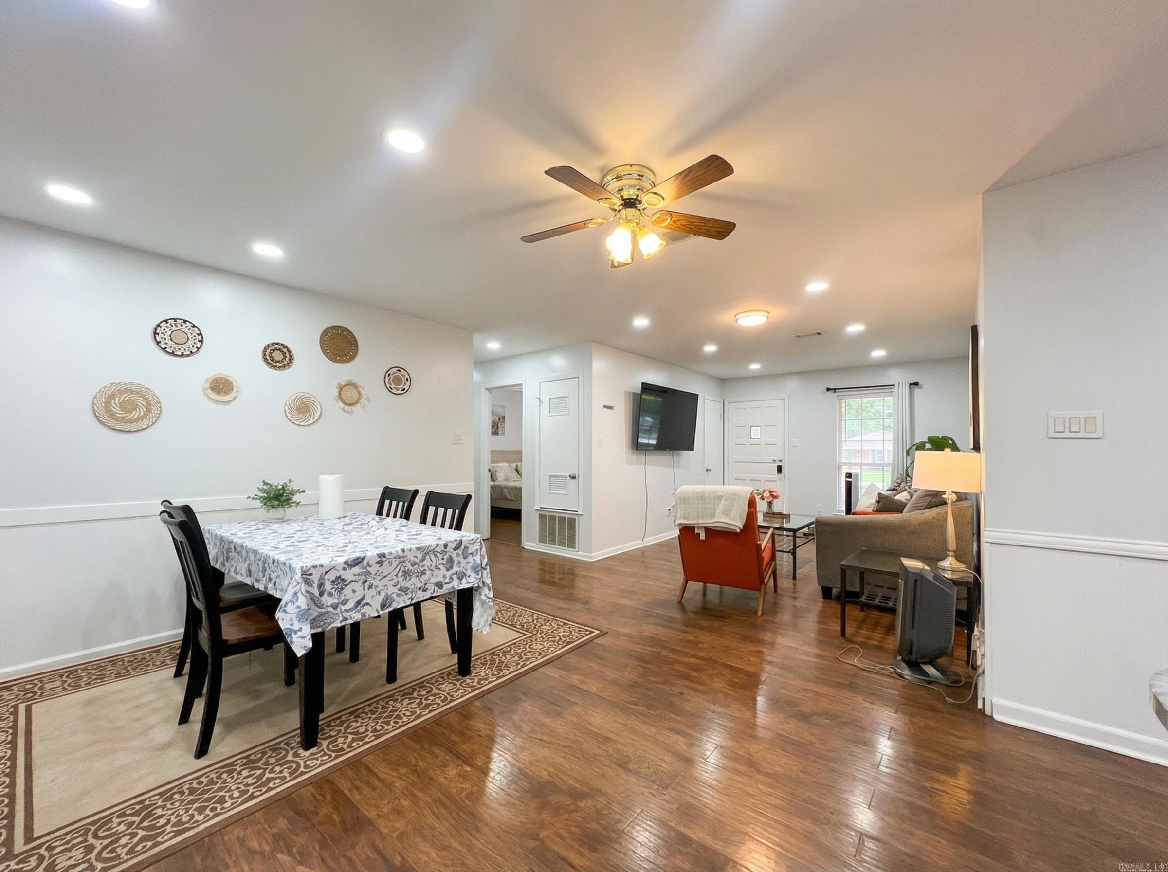 SPRINGHILL MANOR - Residential