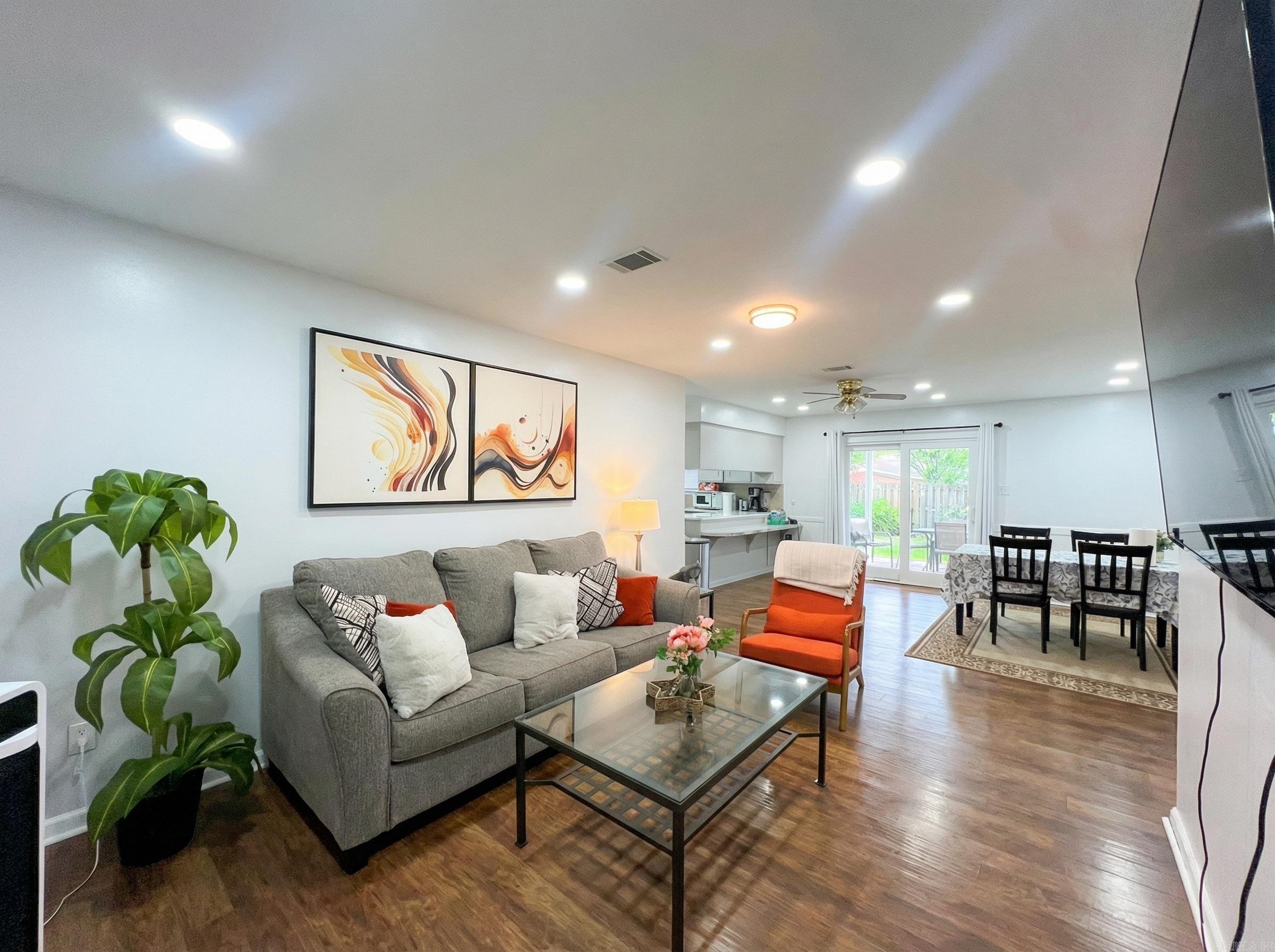 SPRINGHILL MANOR - Residential
