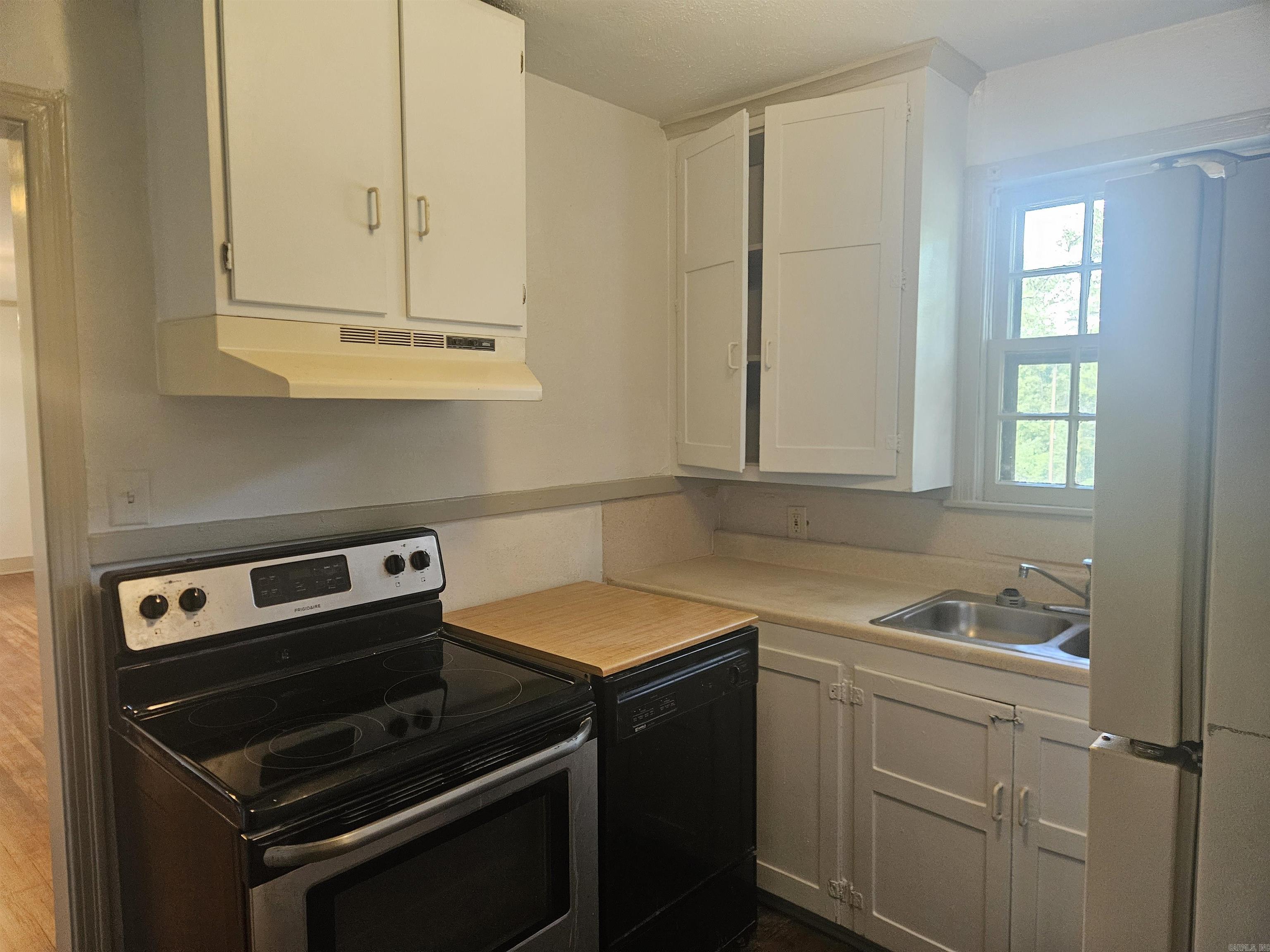 Cherry & Cox - Residential Lease