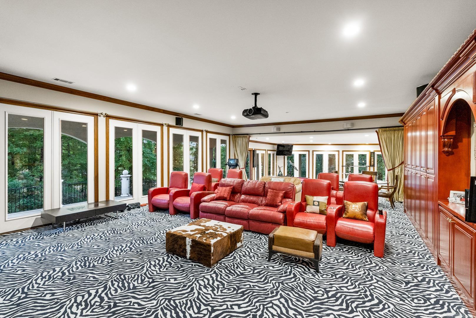 CHENAL VALLEY SOLOGNE CIRCLE - Residential