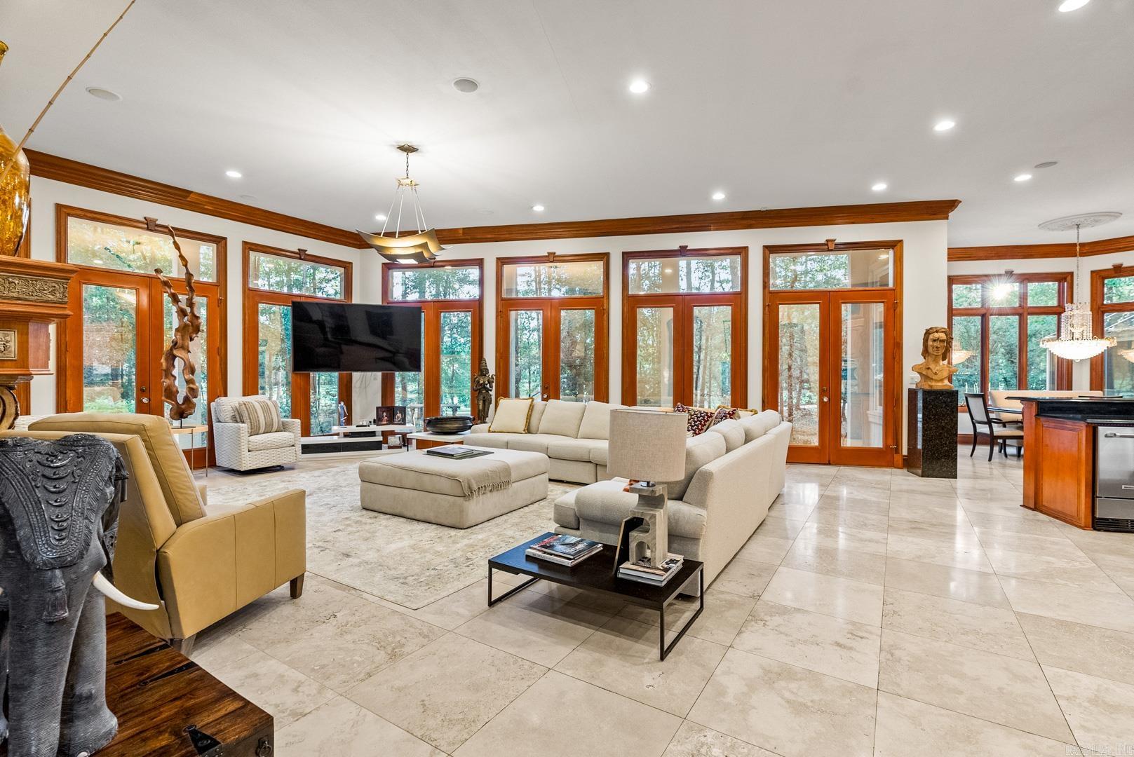 CHENAL VALLEY SOLOGNE CIRCLE - Residential