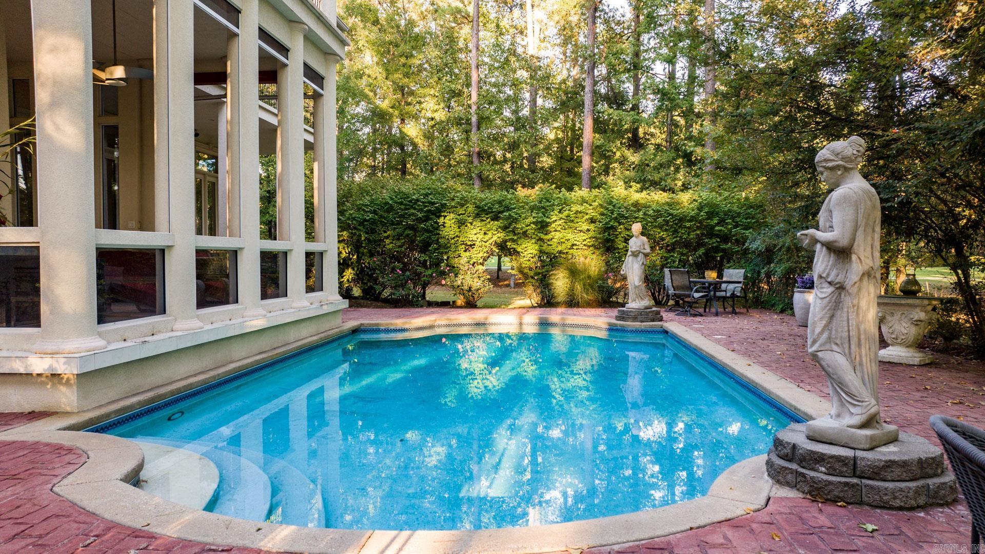 CHENAL VALLEY SOLOGNE CIRCLE - Residential