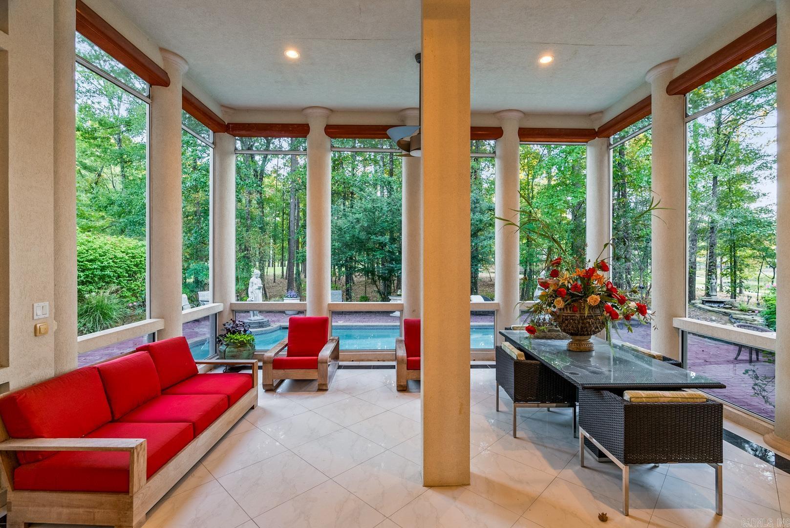 CHENAL VALLEY SOLOGNE CIRCLE - Residential