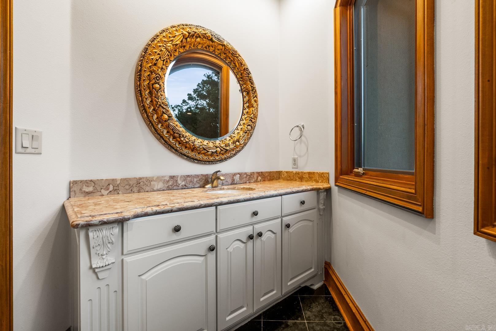 CHENAL VALLEY SOLOGNE CIRCLE - Residential