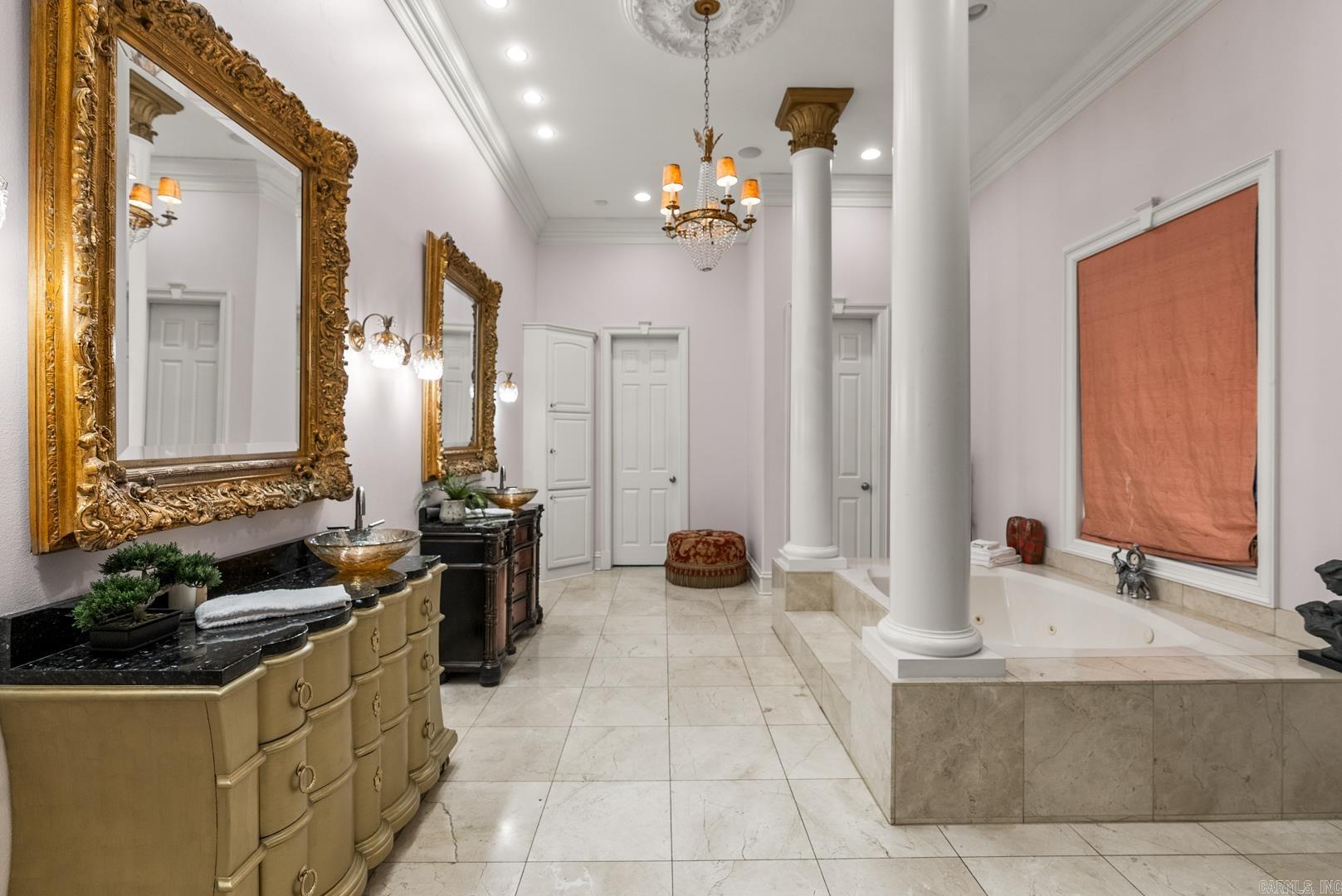 CHENAL VALLEY SOLOGNE CIRCLE - Residential