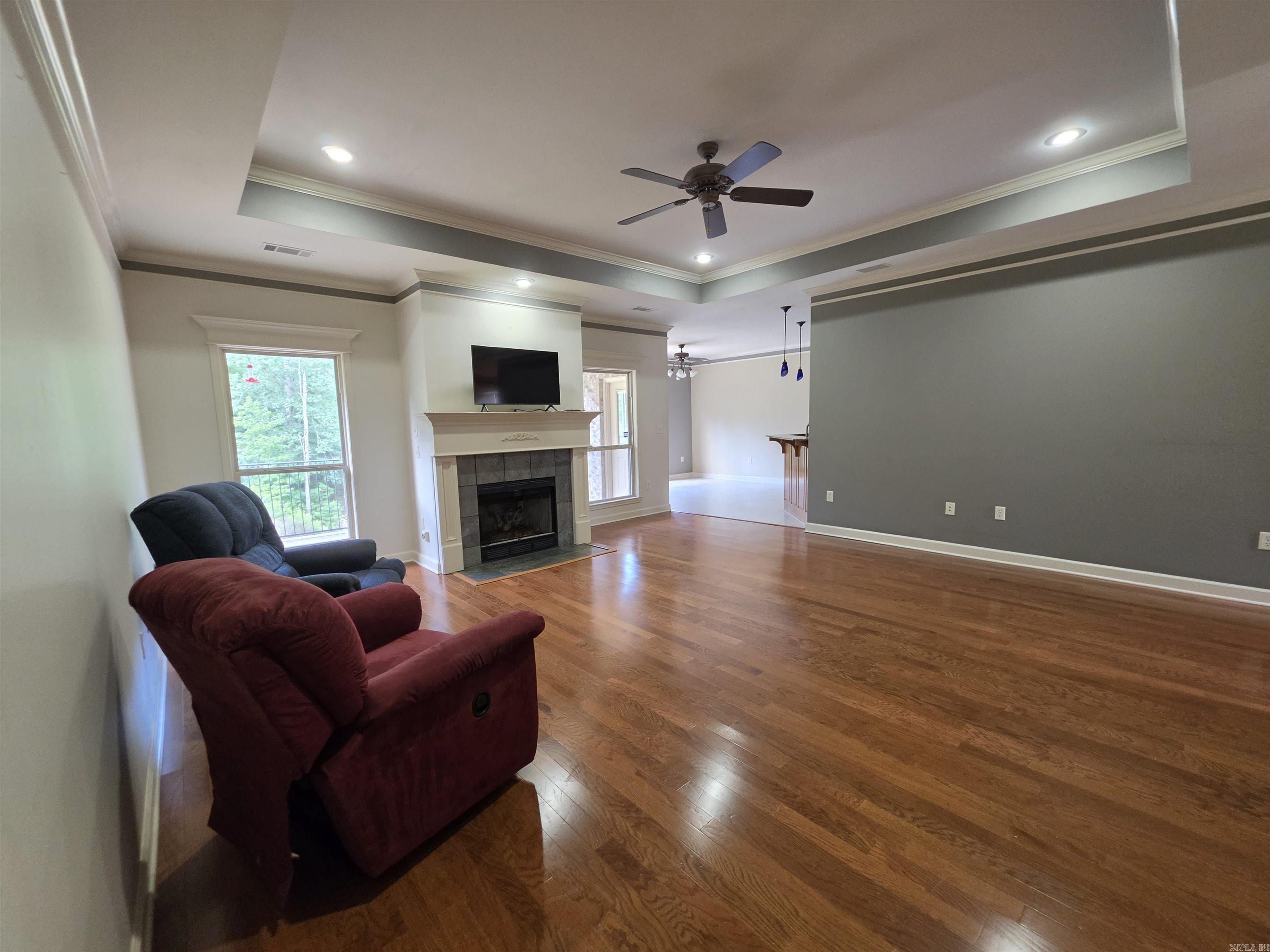 CAPITOL LAKES ESTATES - Residential