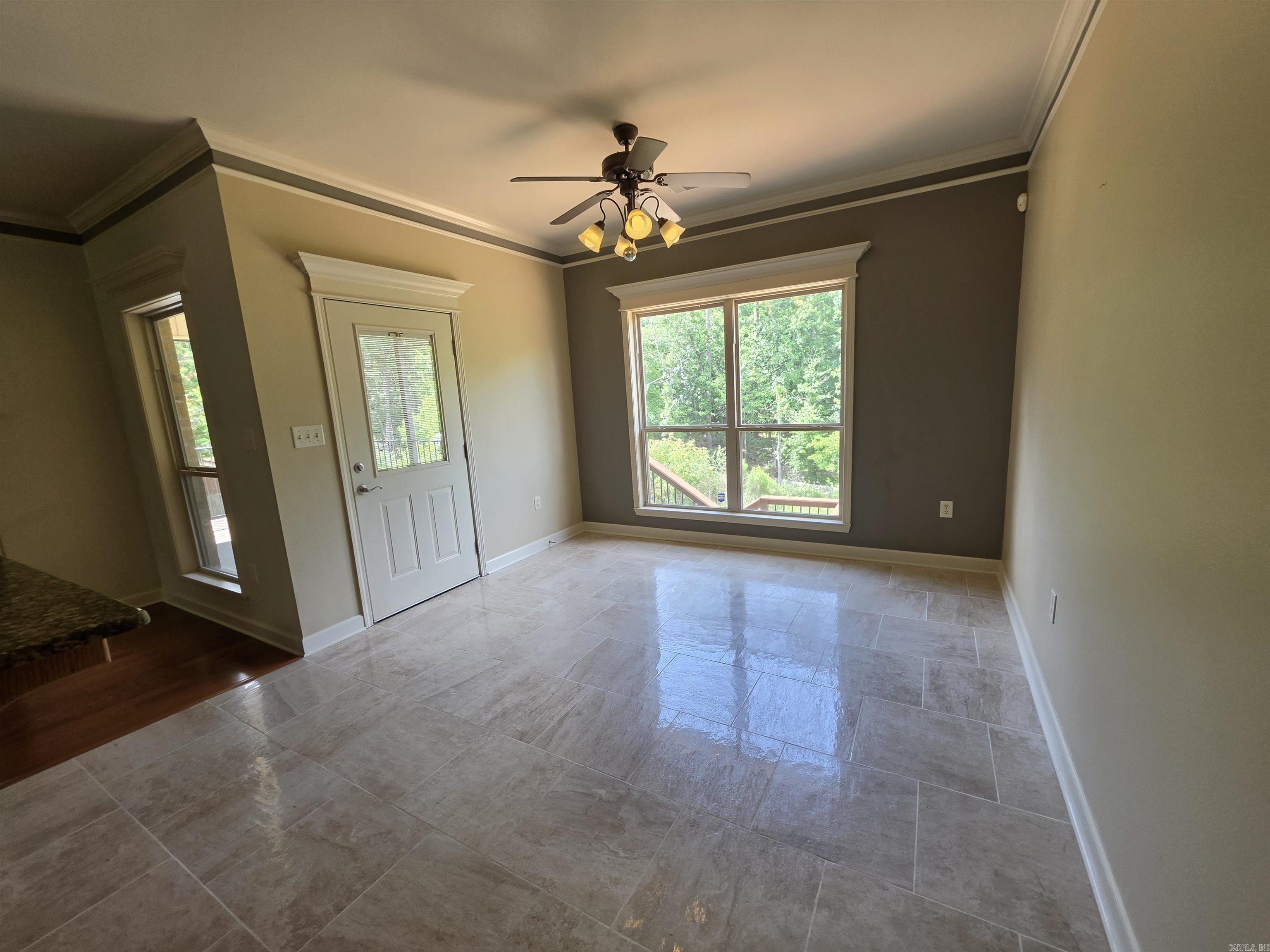 CAPITOL LAKES ESTATES - Residential
