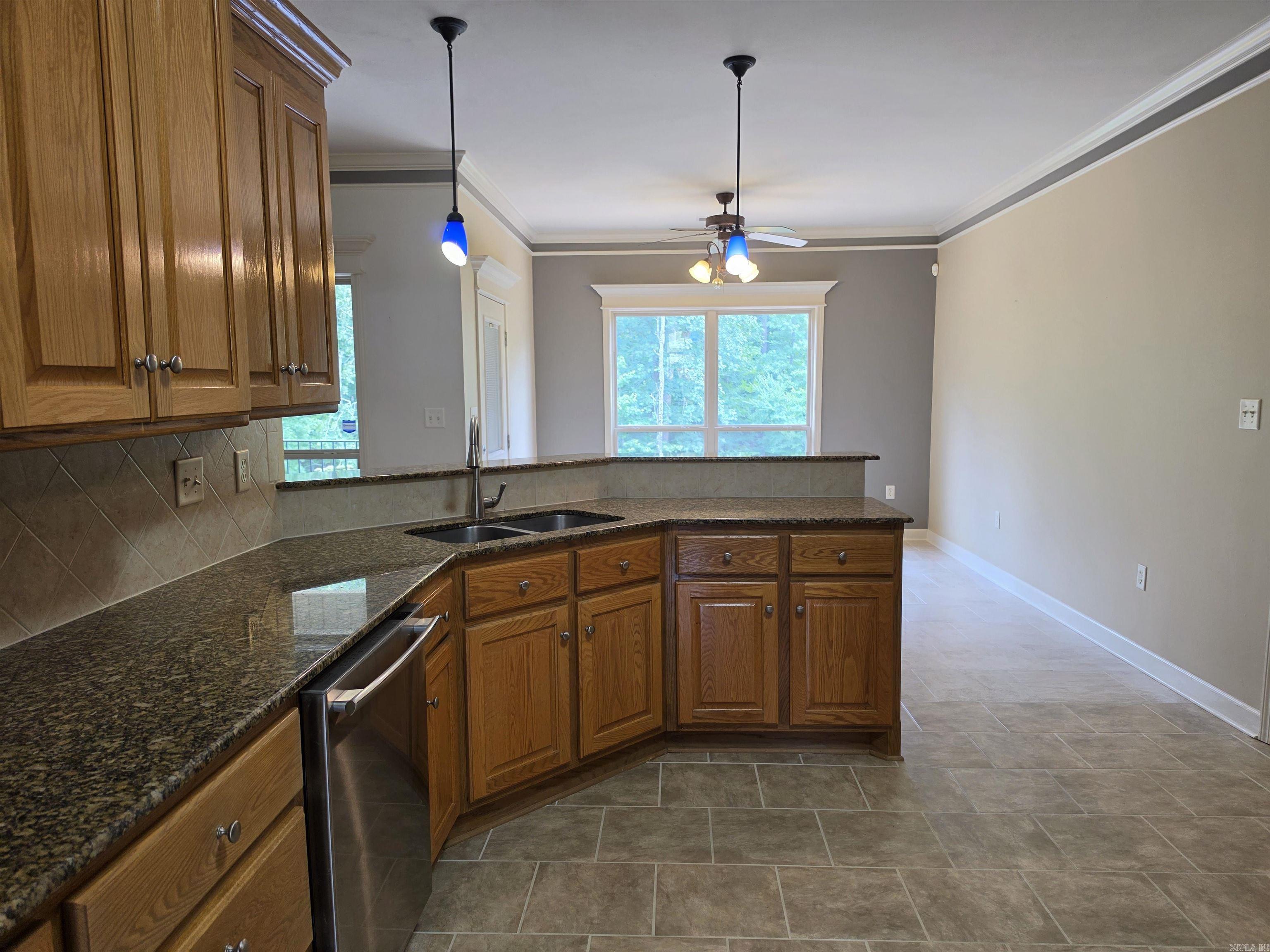 CAPITOL LAKES ESTATES - Residential