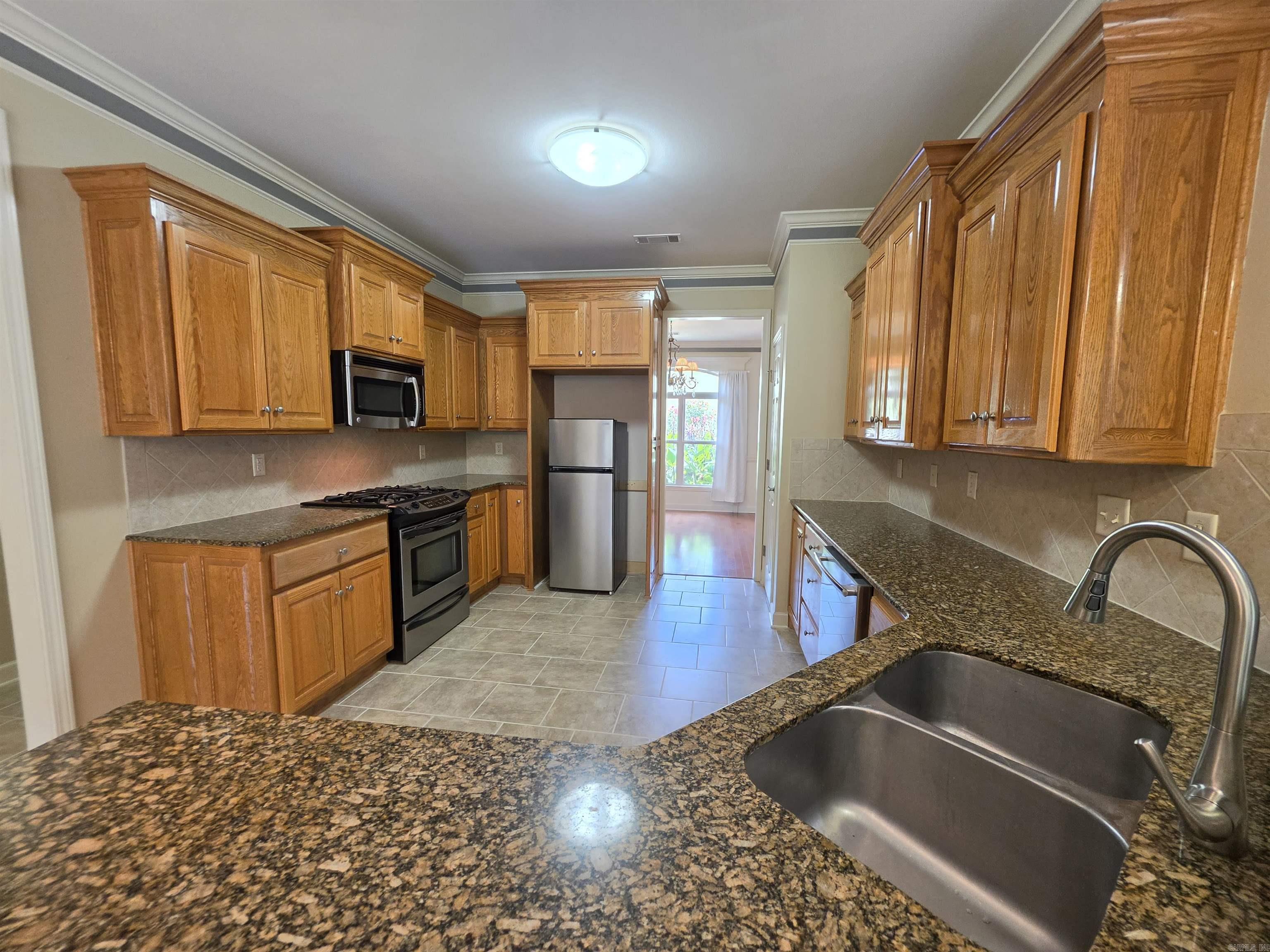 CAPITOL LAKES ESTATES - Residential