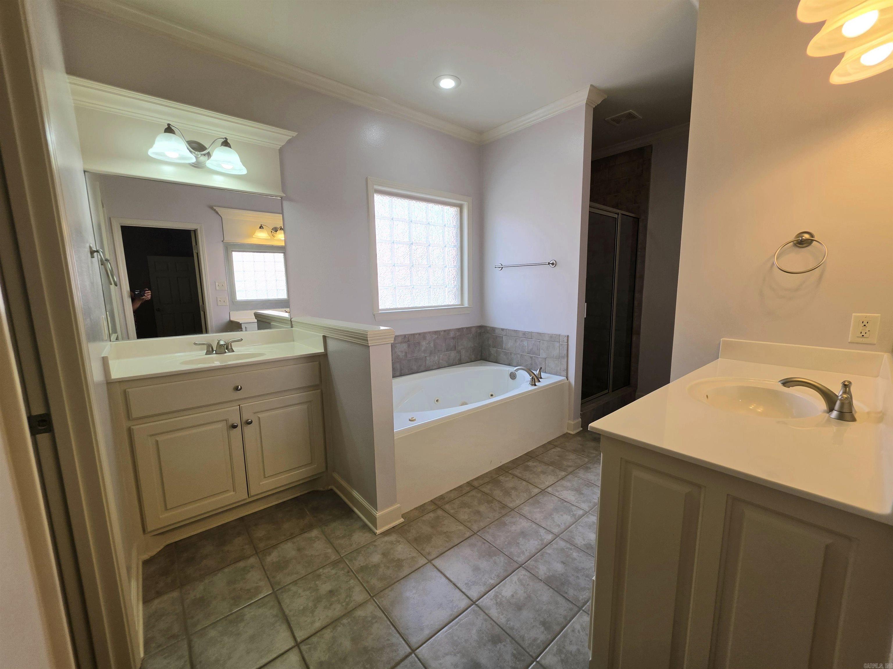 CAPITOL LAKES ESTATES - Residential