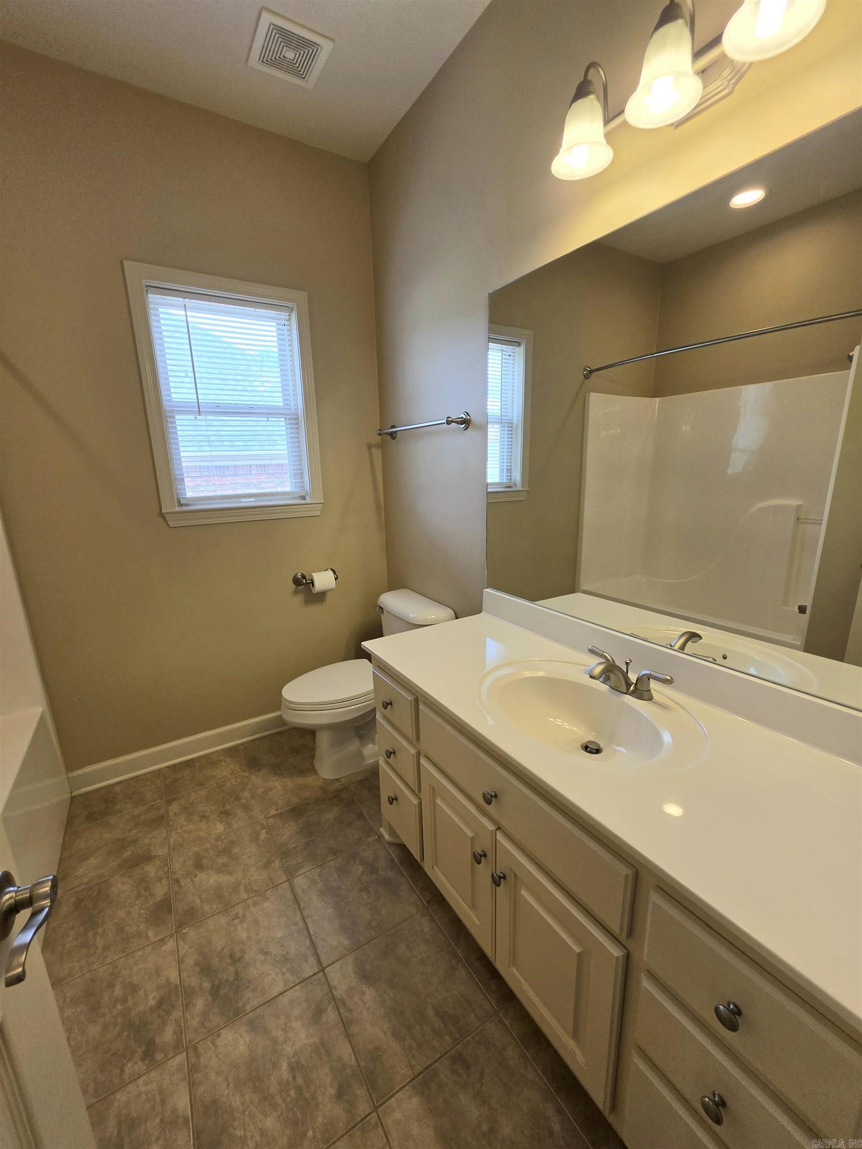 CAPITOL LAKES ESTATES - Residential