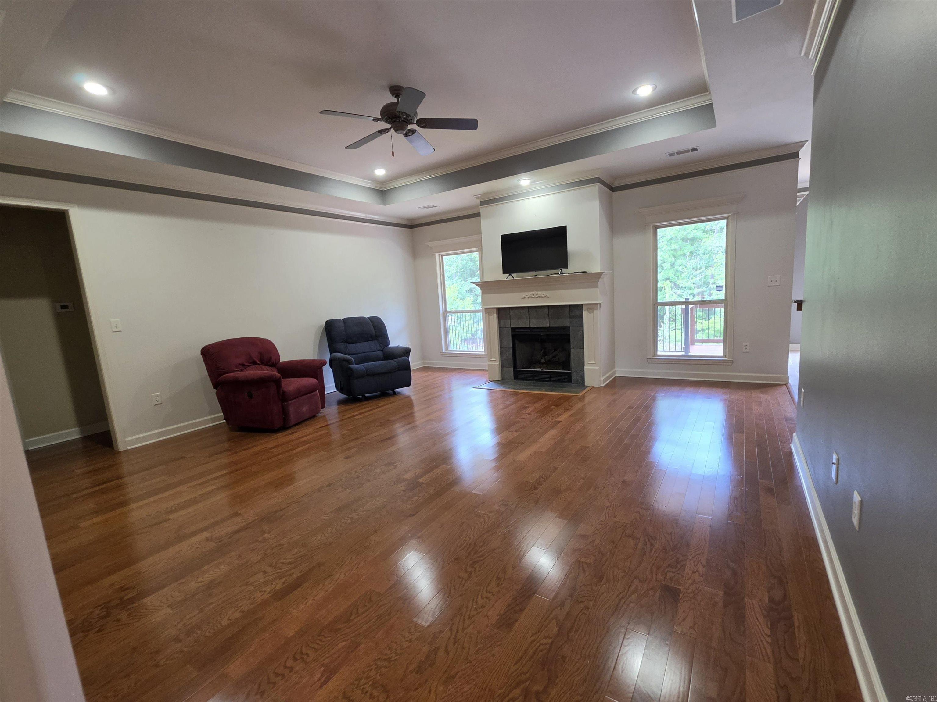 CAPITOL LAKES ESTATES - Residential